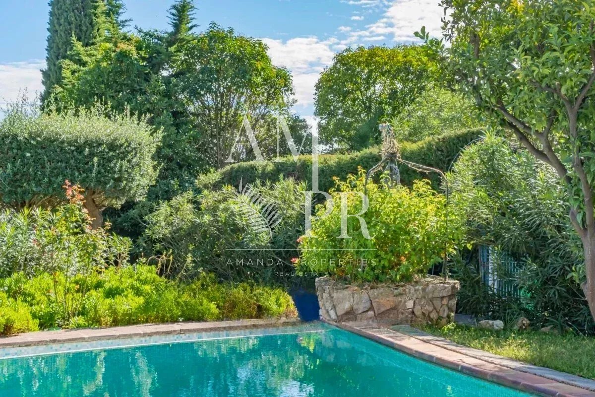 Villa de style proche centre ville Cannes