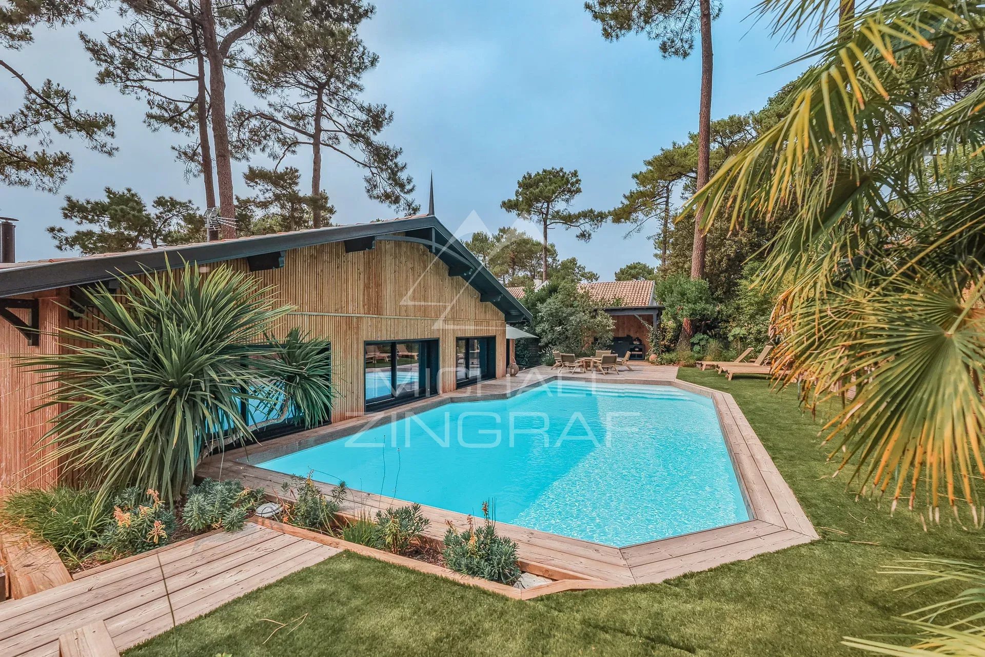 Villa 5 suites entièrement rénovée au Pyla