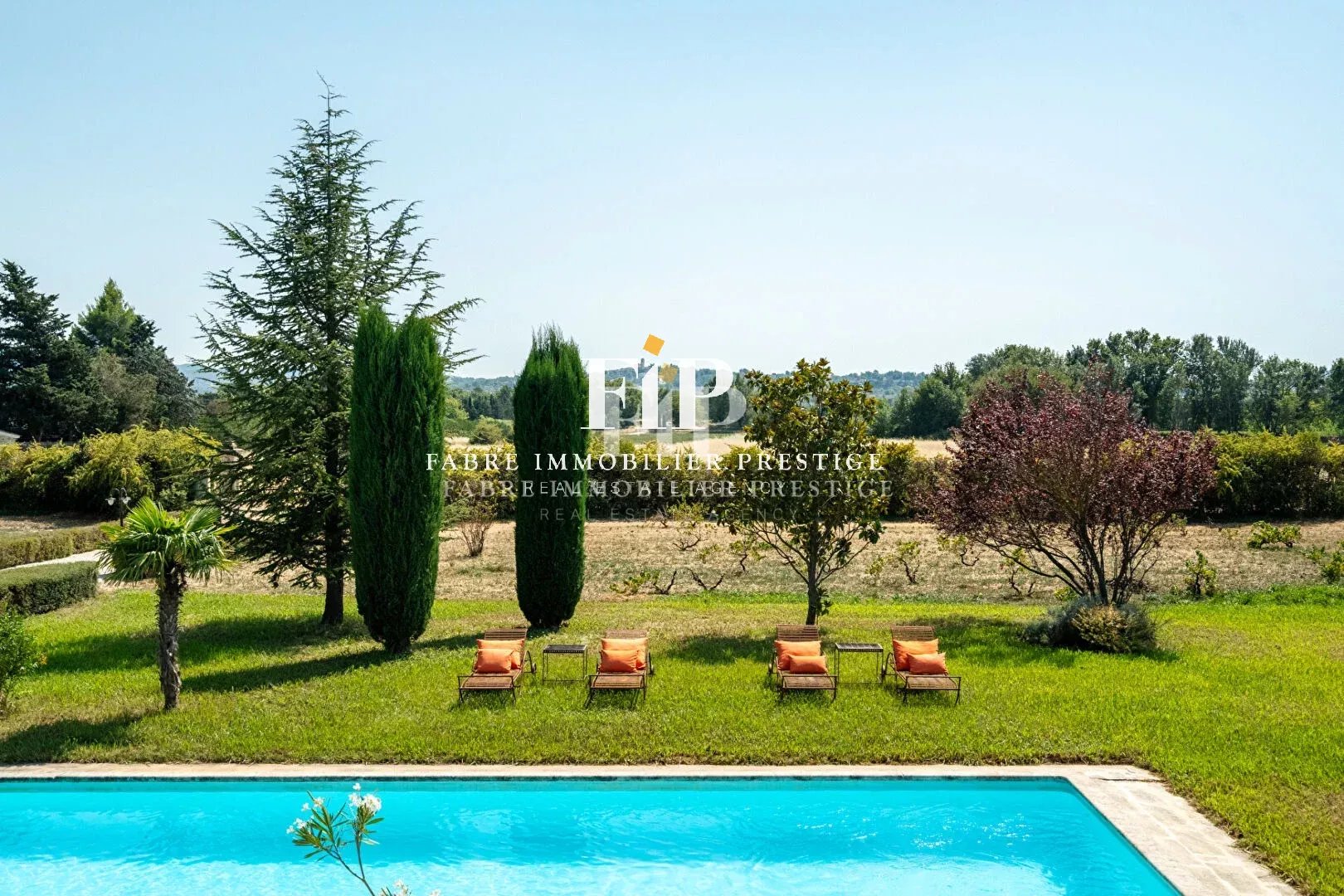 Mas/Magnanerie du XVIIIème siècle au coeur du Luberon - 490m2- Vues panoramiques proche Aix-en-Provence-Lourmarin et Avignon