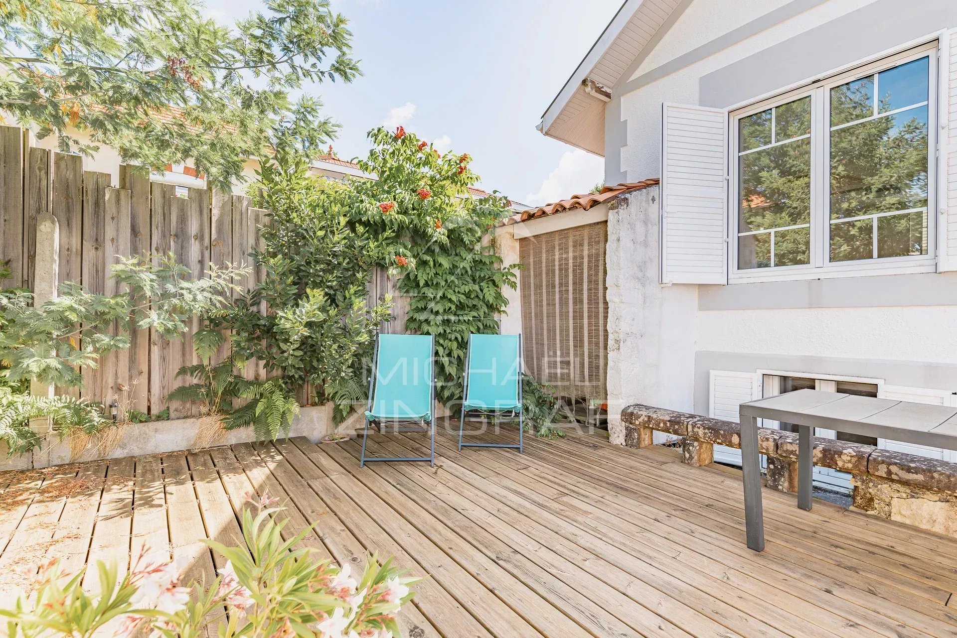 Maison de ville avec jardin, terrasse et dépendance au cœur d’Arcachon