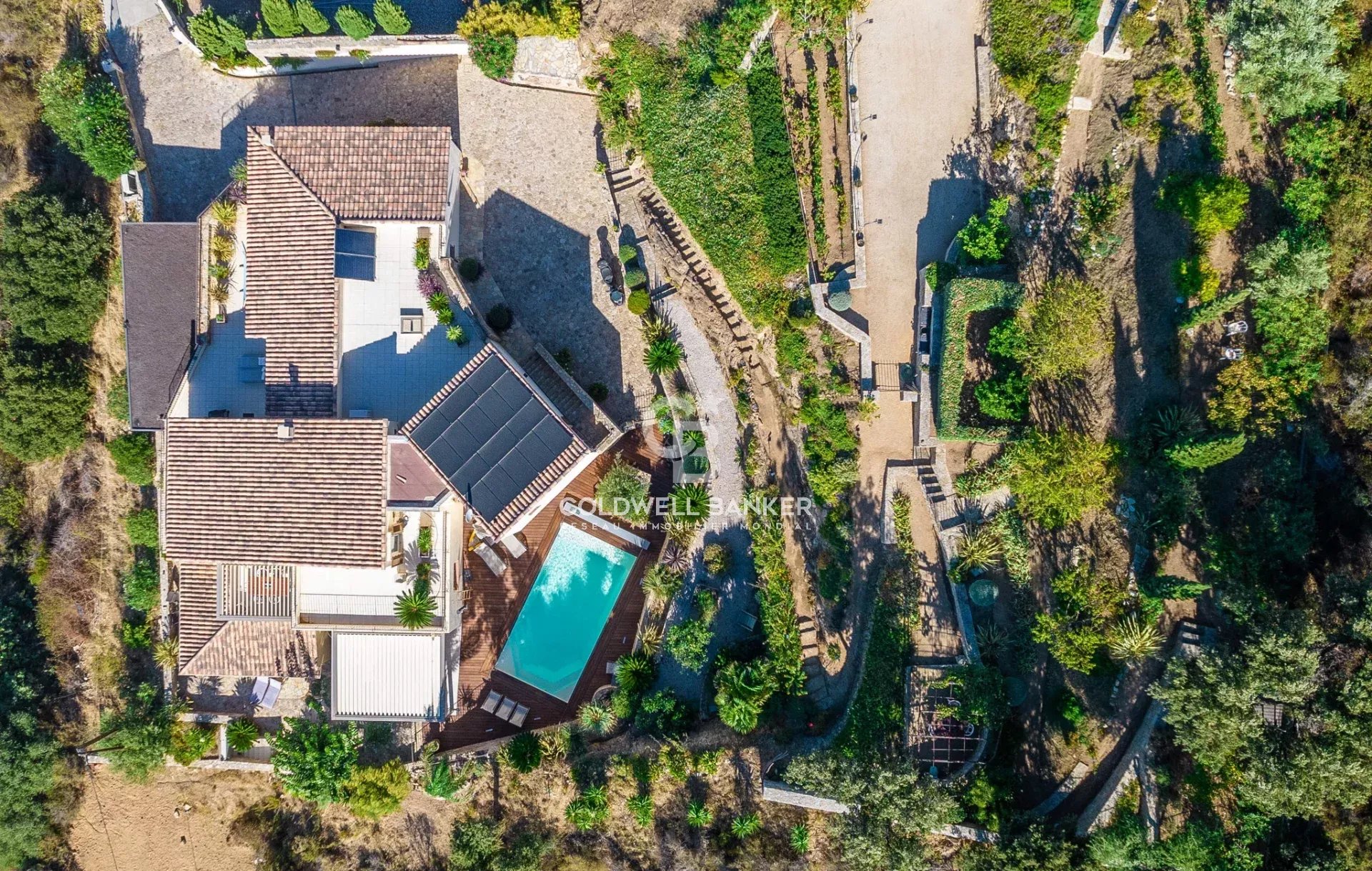 L'Île-Rousse – Exceptional villa facing the Pietra islands