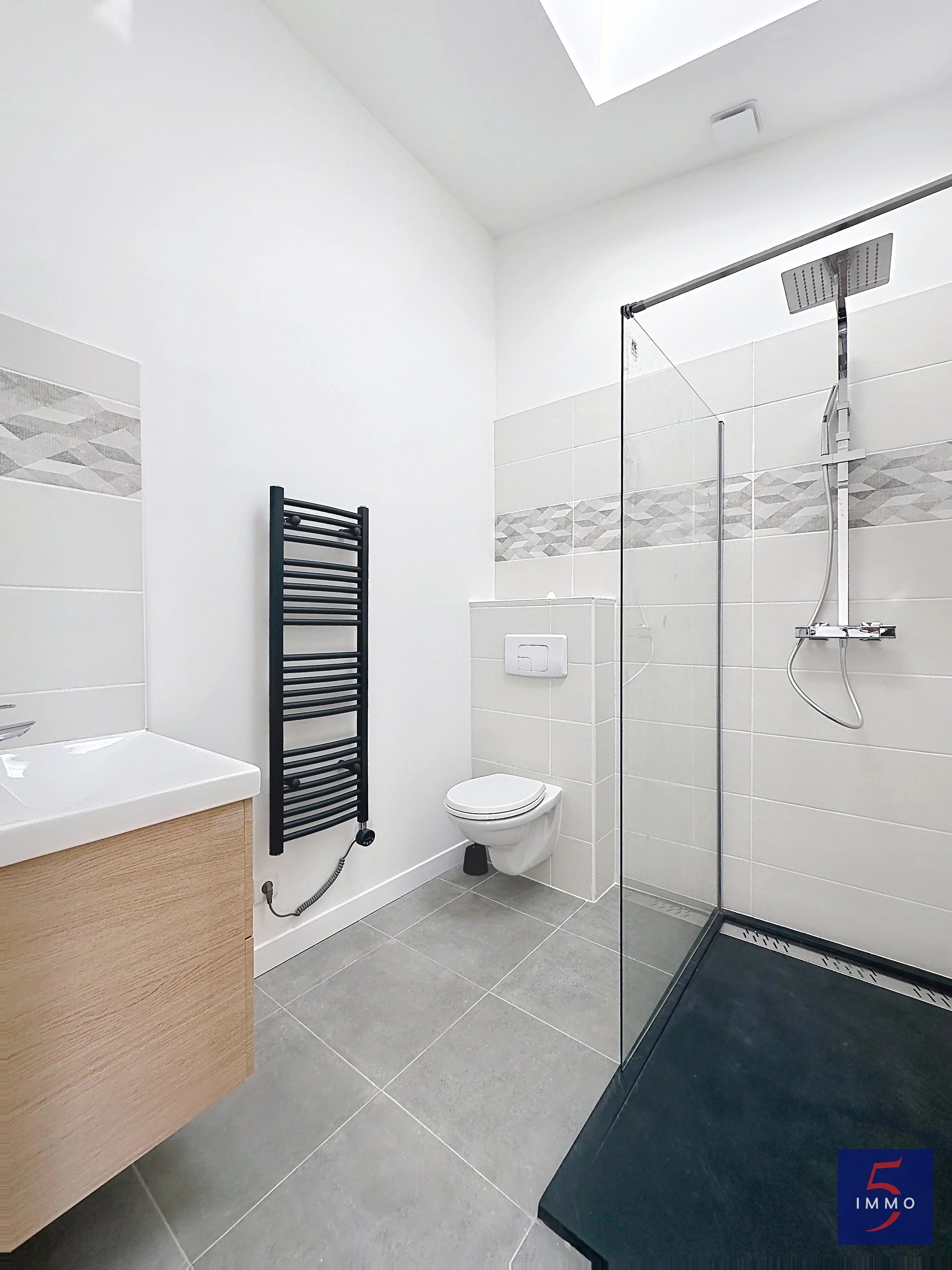 Maison d’architecte 2025 – 5 chambres – Volumes et prestations de qualité