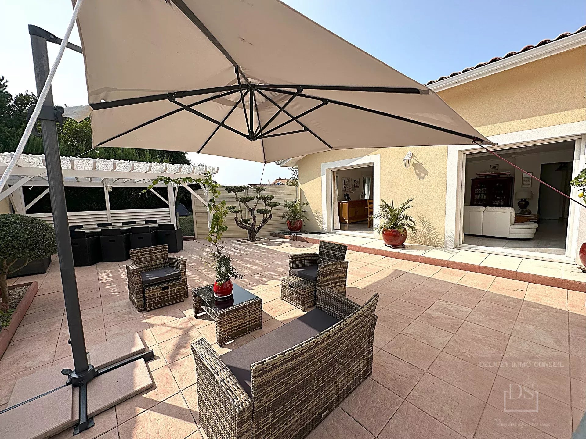HOUSE 5 ROOMS 125 M2