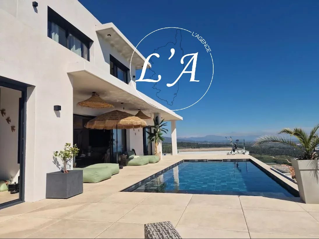 Solenzara - Villa with panoramic sea view and heated pool