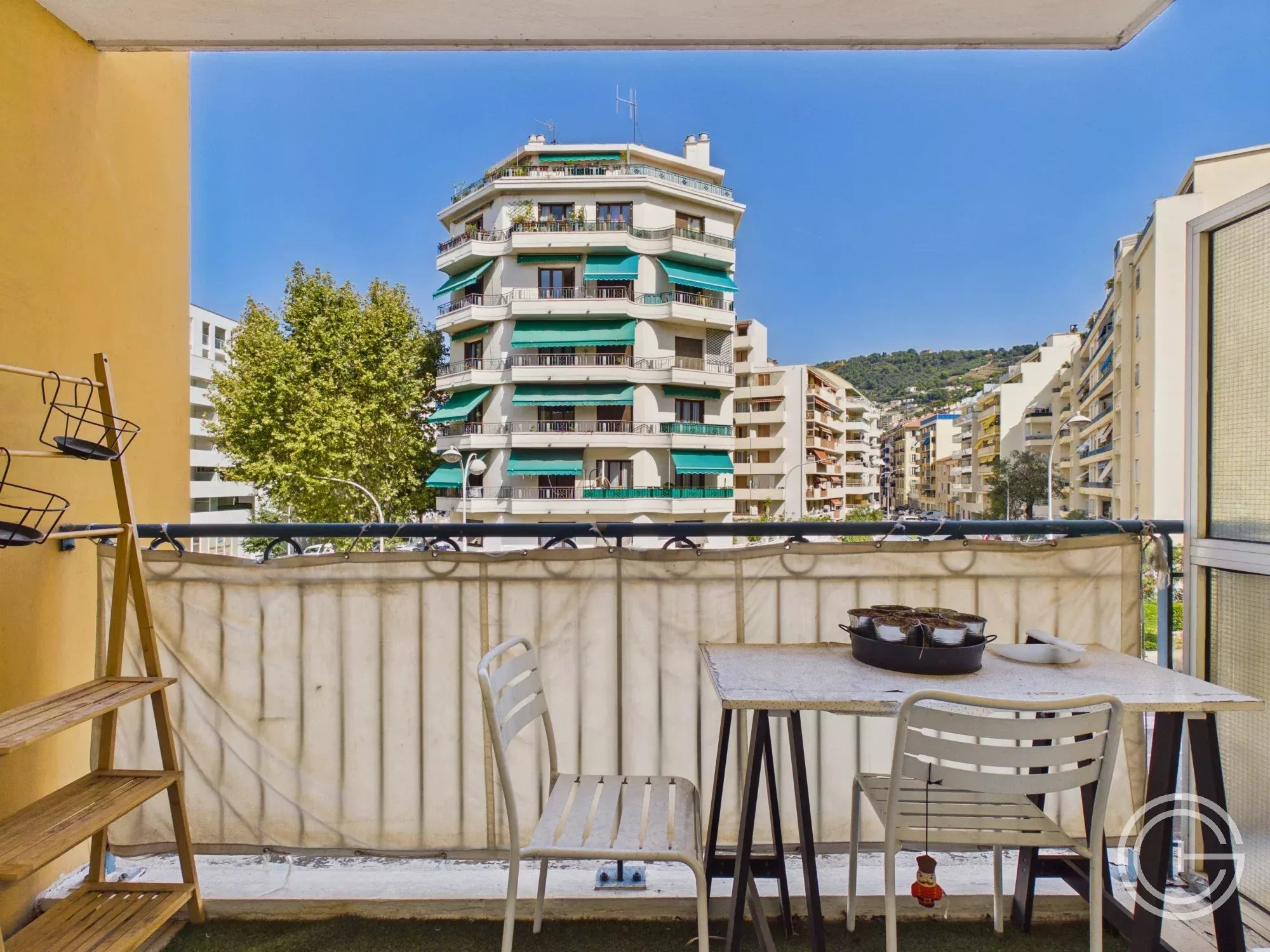 STUDIO MEUBLE - 20 BD ARMEE DES ALPES - DEBUT SAINT ROCH