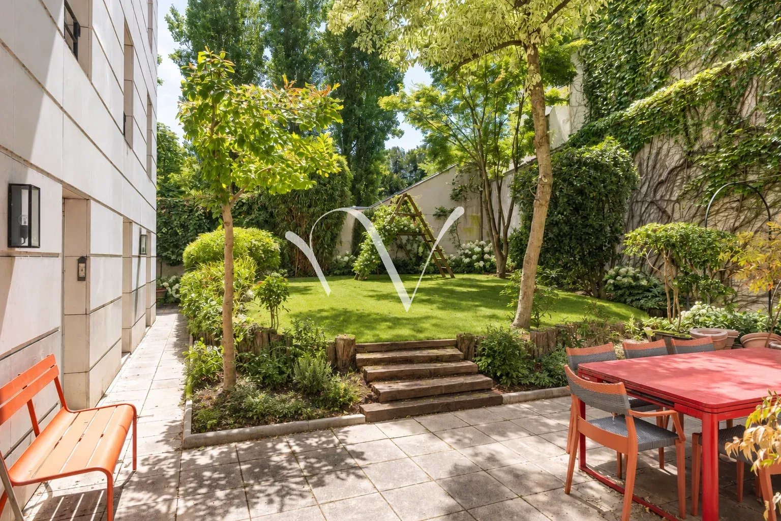 Appartement à vendre au jardin de l'Observatoire avec jardin et cinq chambres