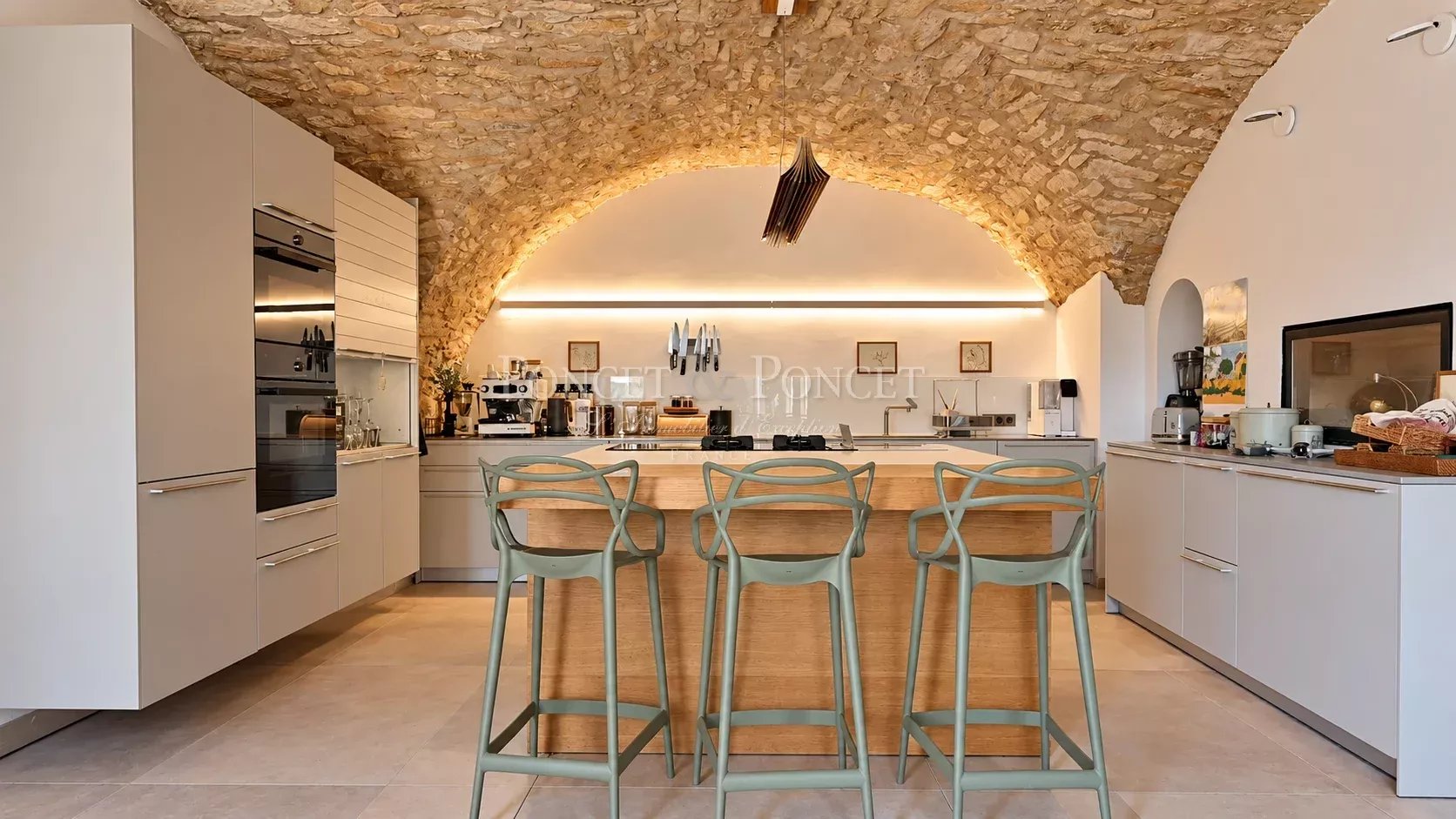 Propriété de caractère proche Montpellier 7,3 ha très calme