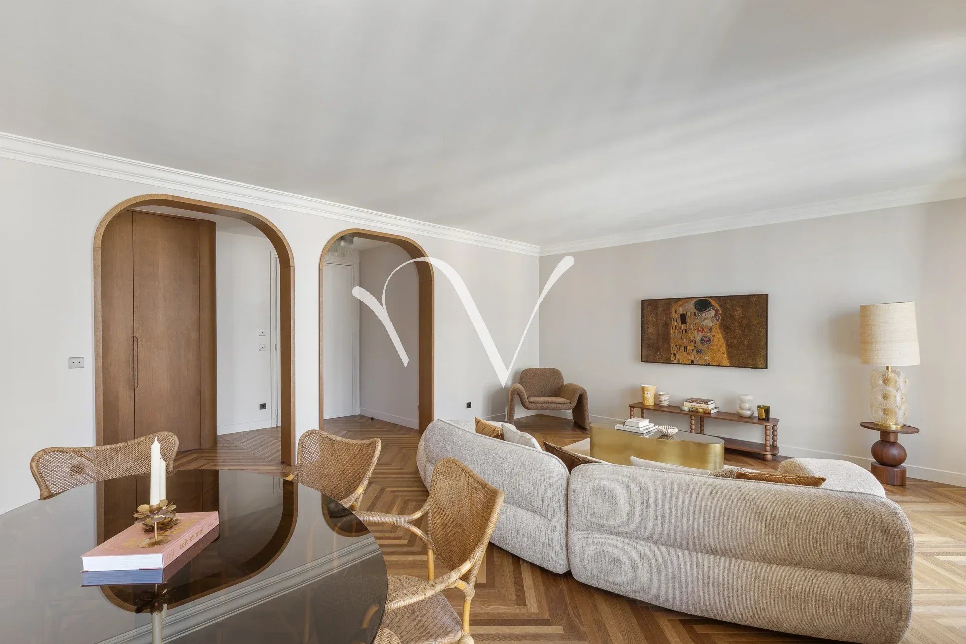 A deux pas de la Place Saint-Sulpice, appartement avec trois chambres