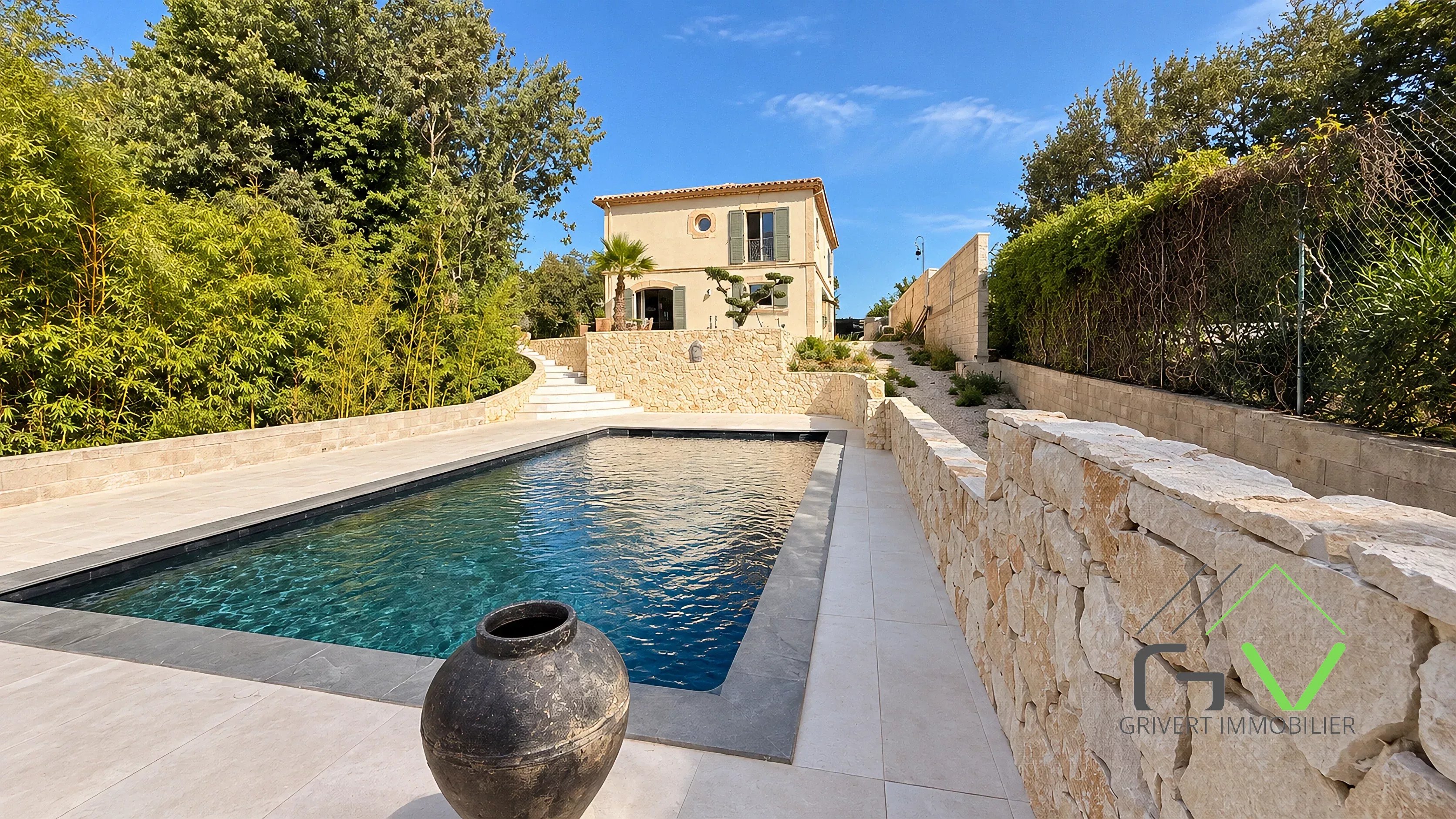 Superbe maison de 173 m² avec piscine chauffée à Mauressargues
