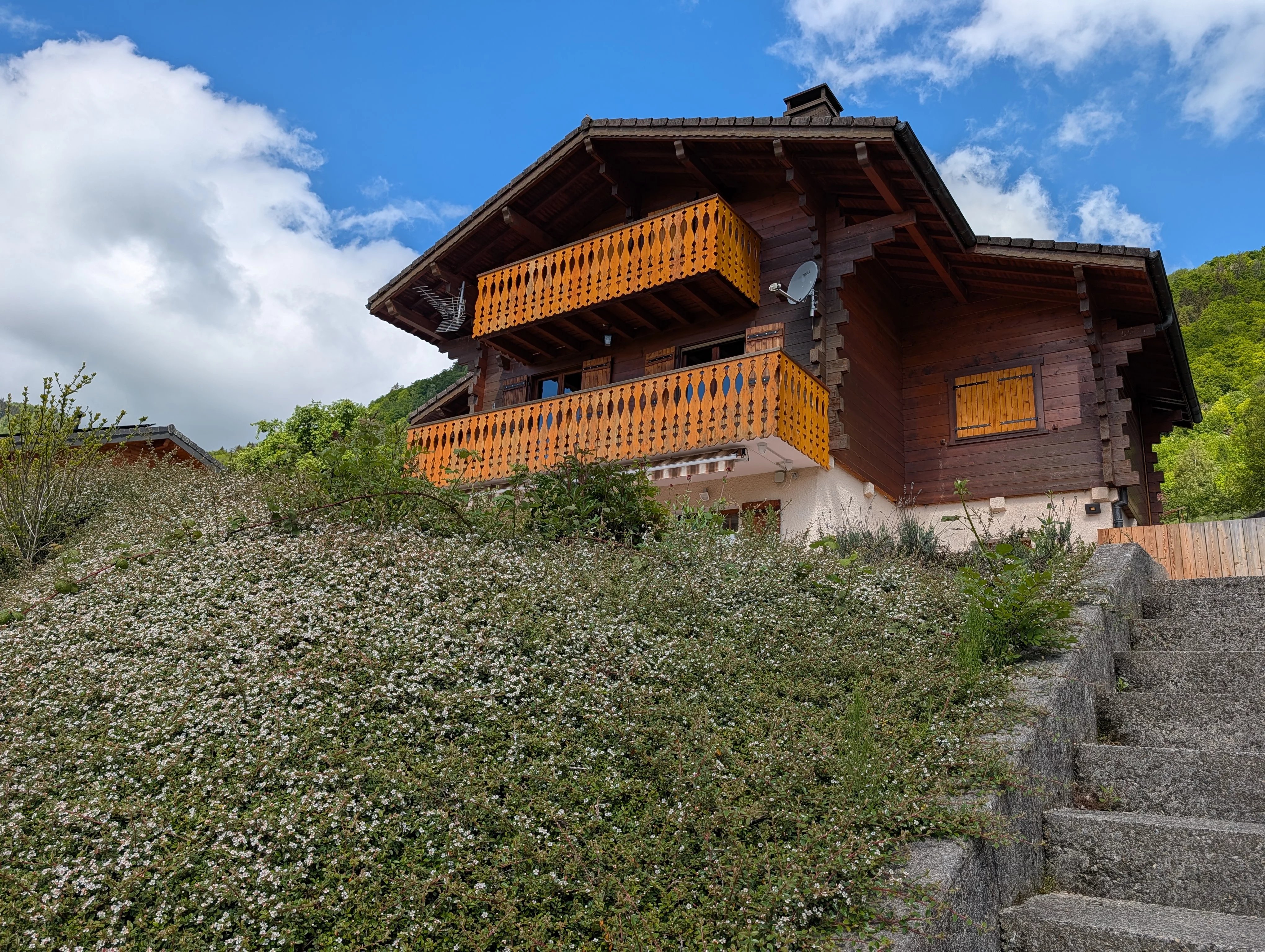 A ONNION CHALET AUTHENTIQUE FACE AU MONT-BLANC