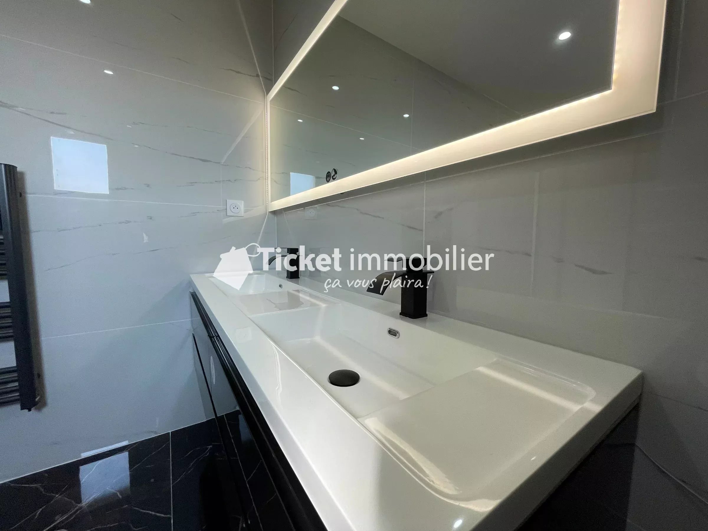 🏡 Maison contemporaine d'exception avec piscine