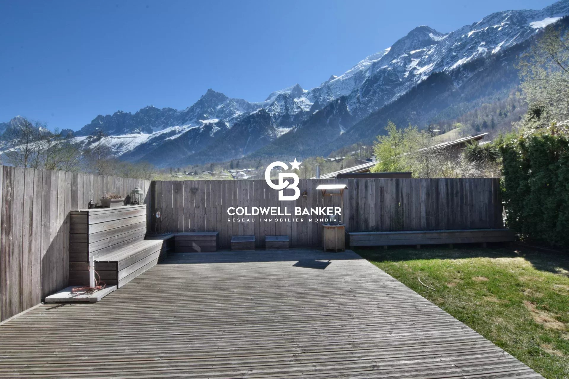 Propriété sur 2 niveaux avec bureaux et appartements - 197 m² - Les Houches