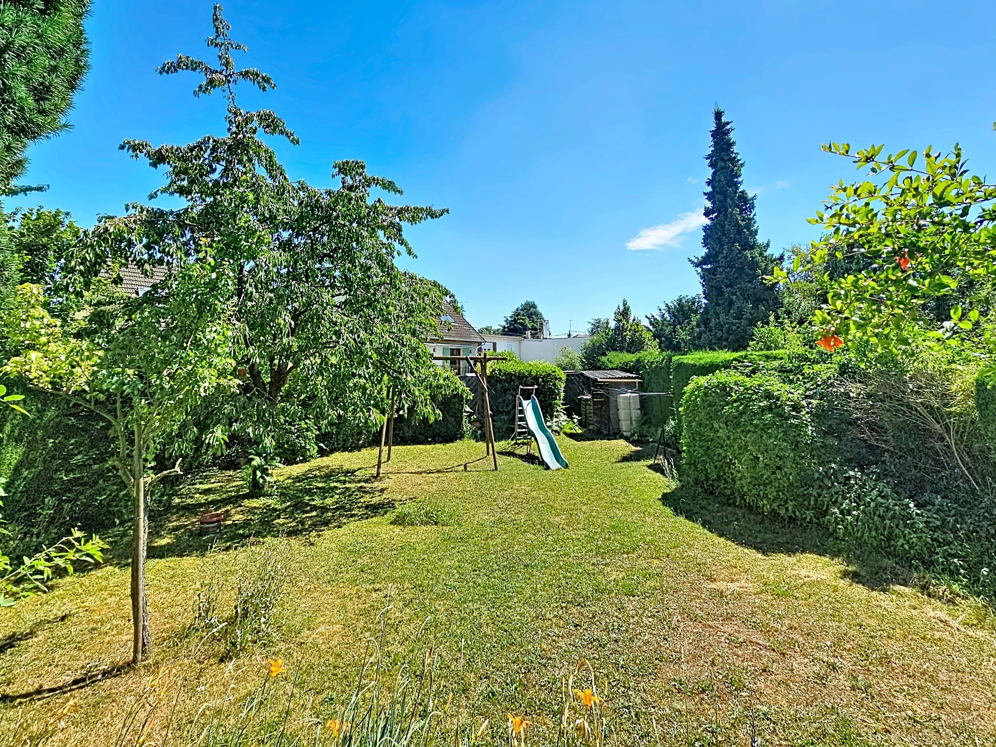 House - 148 m² - 7 rooms