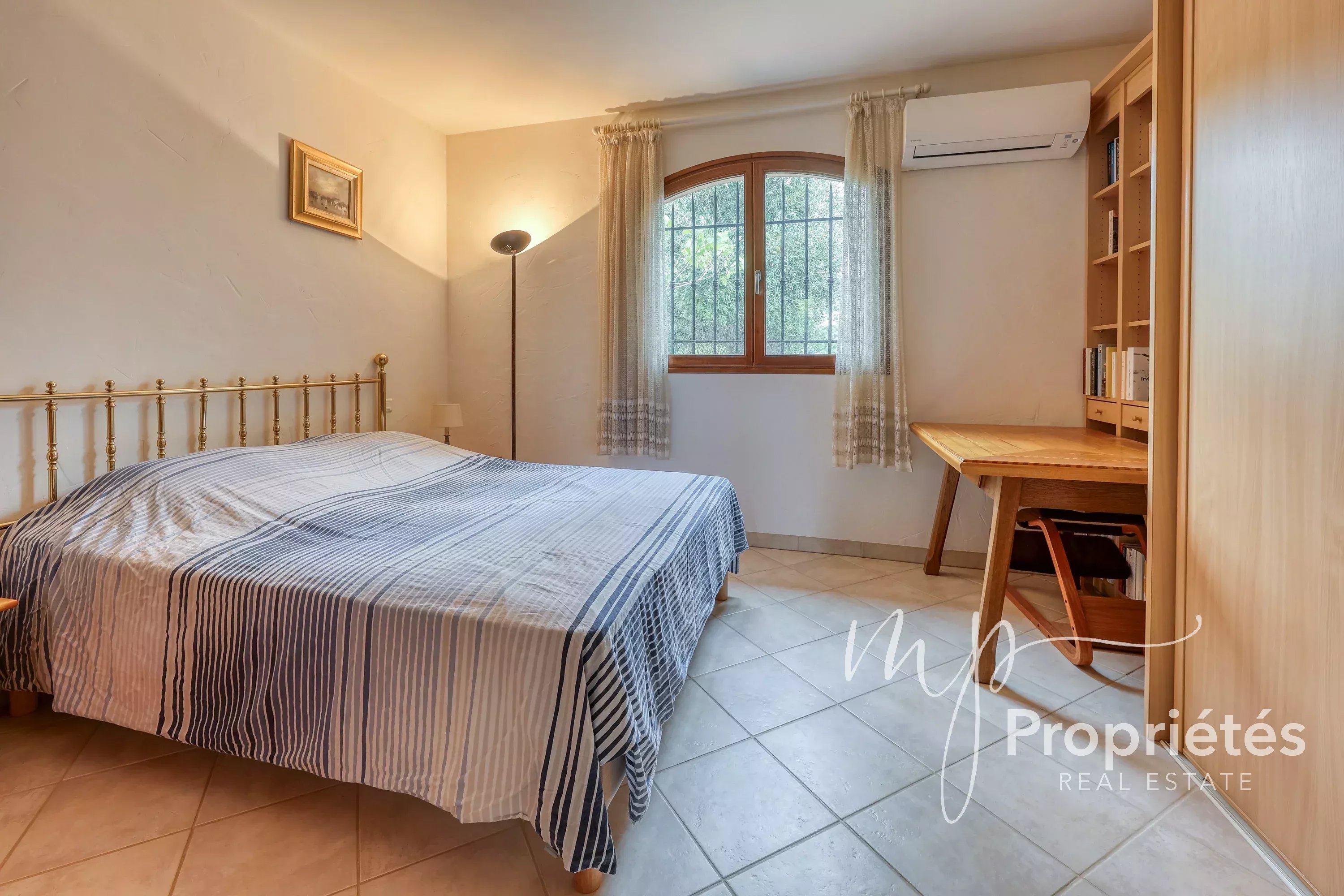 A VENDRE VILLA Rayol Canadel VUE MER PANORAMIQUE ET ACCÈS PLAGE À PIED