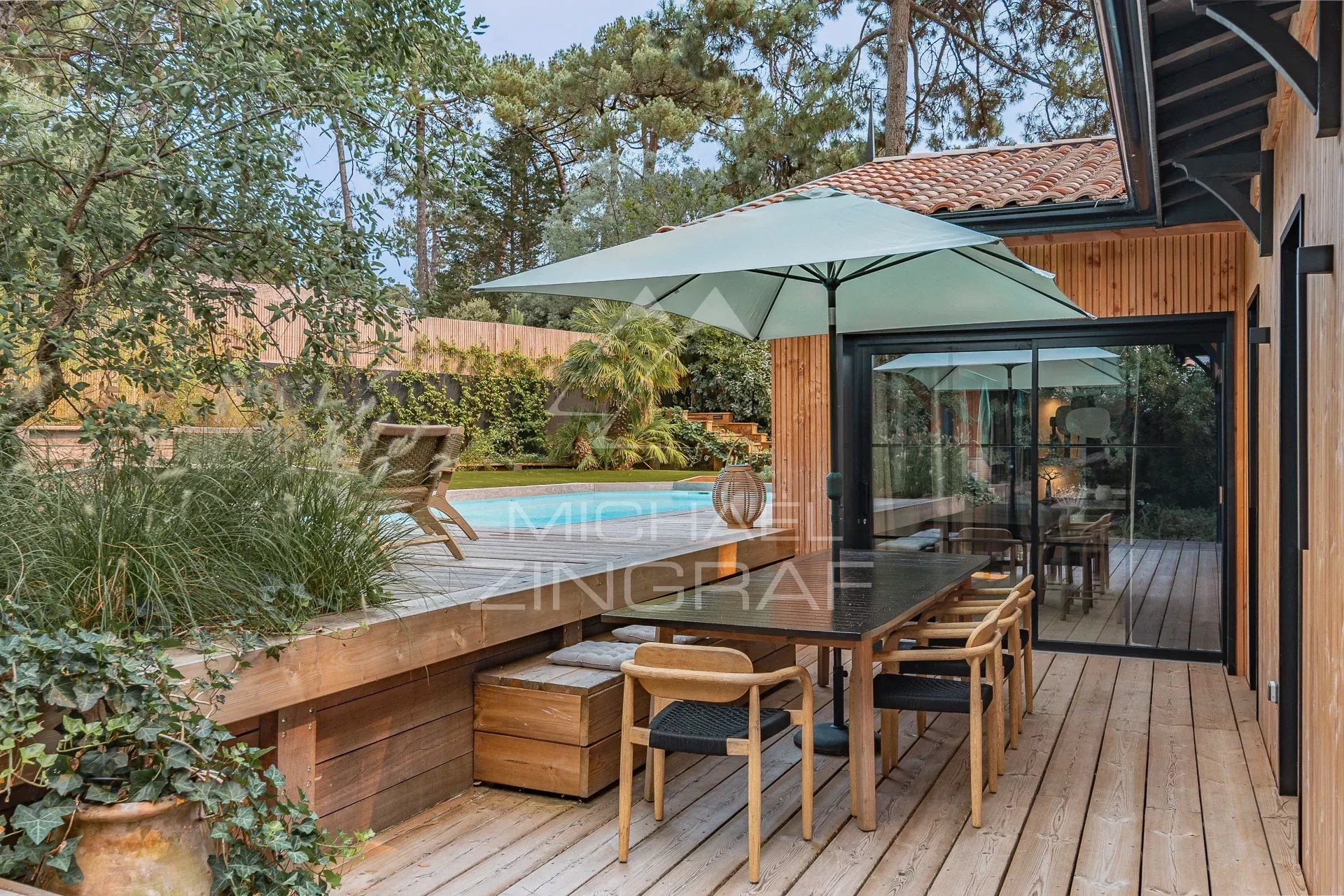 Villa 5 suites entièrement rénovée au Pyla
