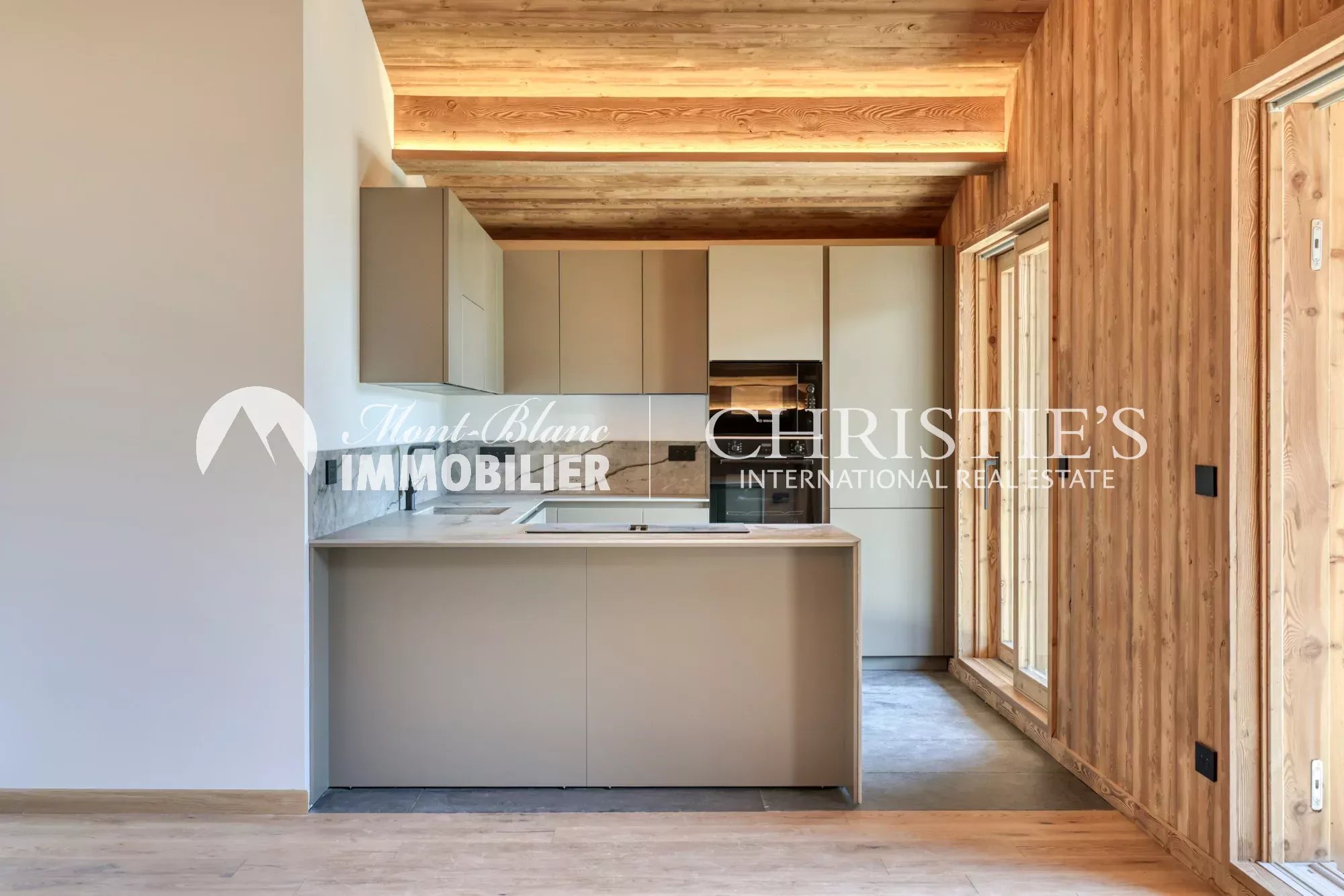 APPARTEMENT - ATTIQUE
