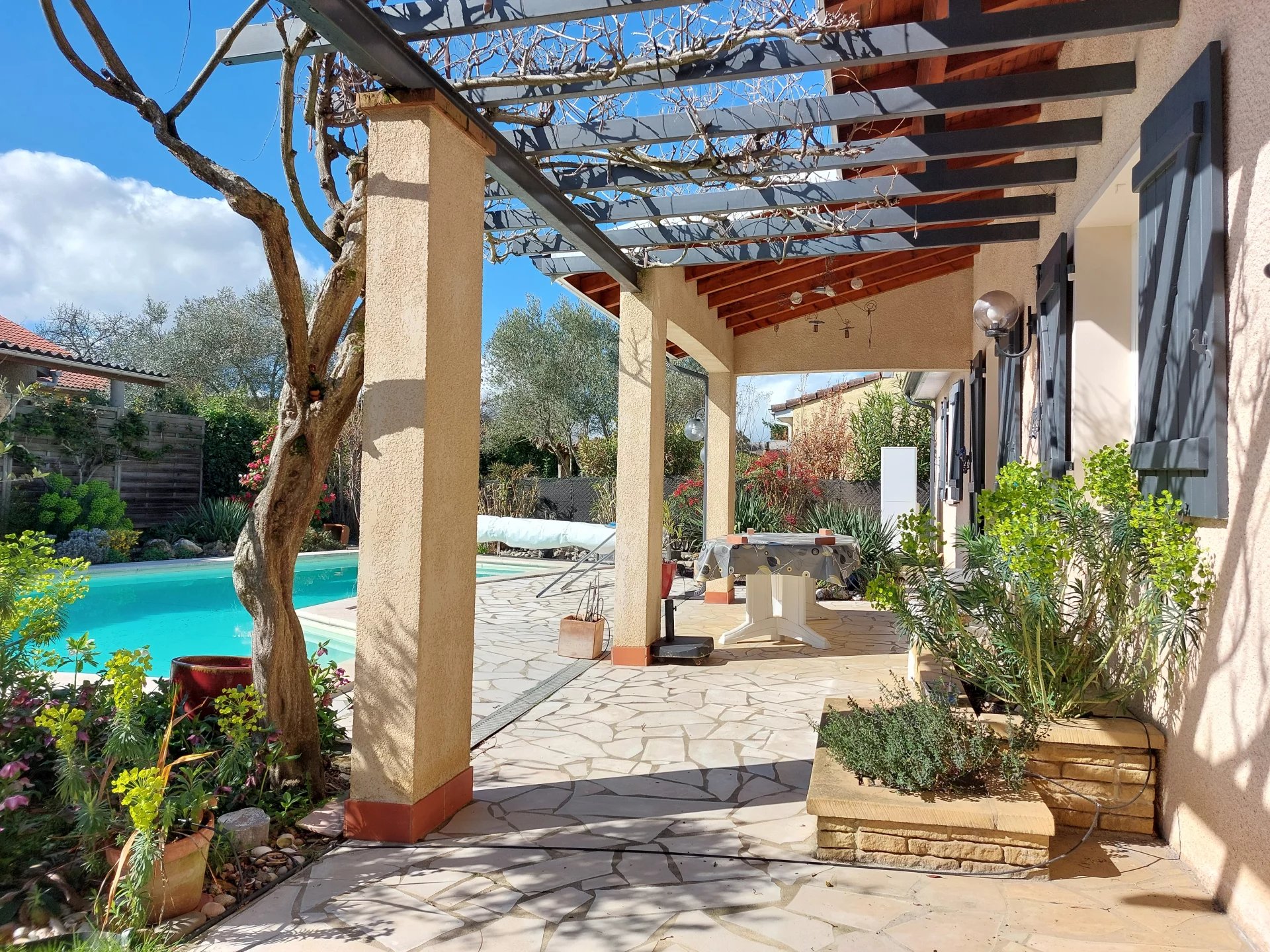 MAGNIFIQUE MAISON BEAUZELLE