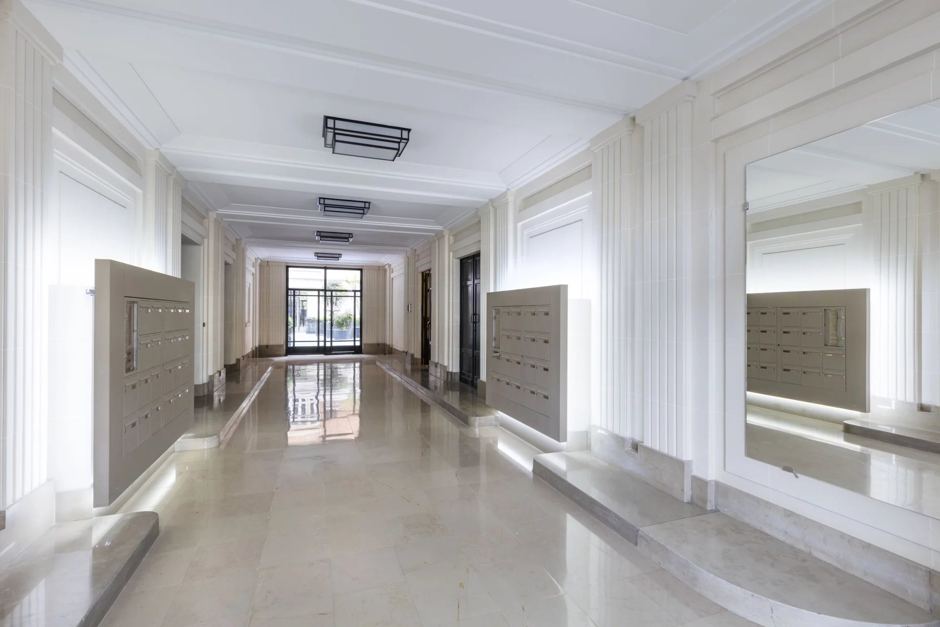 Exclusivité - Neuilly Full Pasteur - Ecole Bleue - Appartement étage élevé dans immeuble de grand standing - 2 chambres