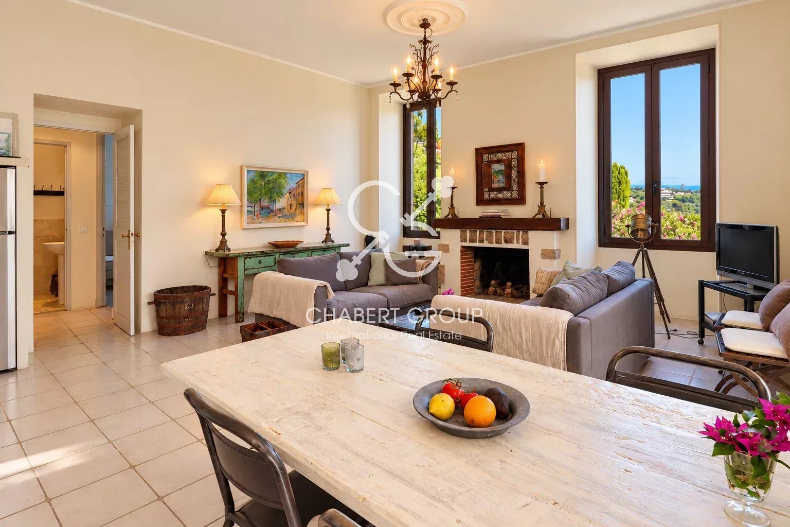 VILLEFRANCHE-SUR-MER – APPARTEMENT – 4 PIÈCES – 85 M² – TERRASSE DE 95 M² – STUDIO INDÉPENDANT DE 33 M² - GARAGE
