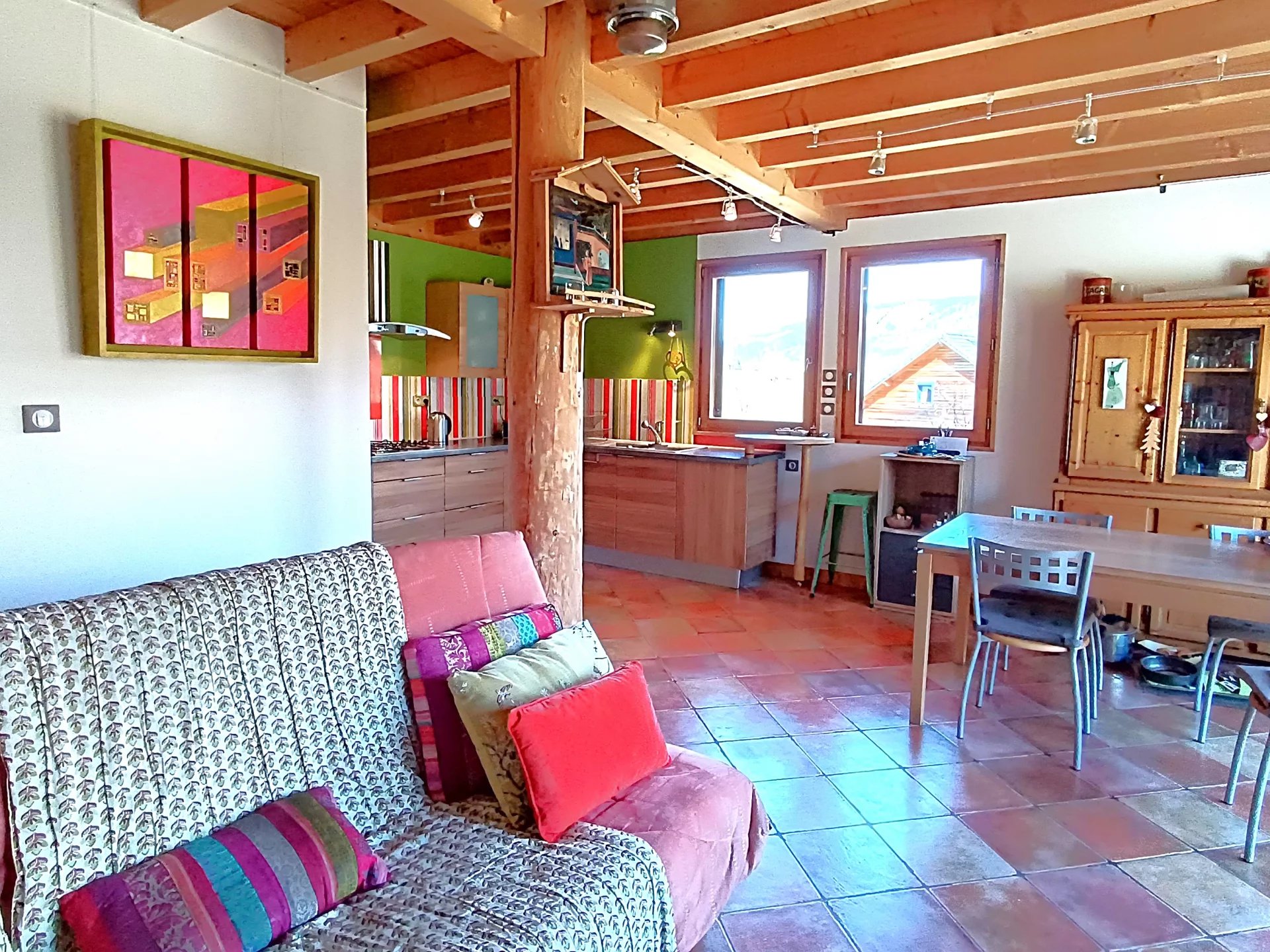 Villard de Lans. Very beautiful 116m2 wooden frame house, with magnificent views of the mountains! Garden and 2 garages.