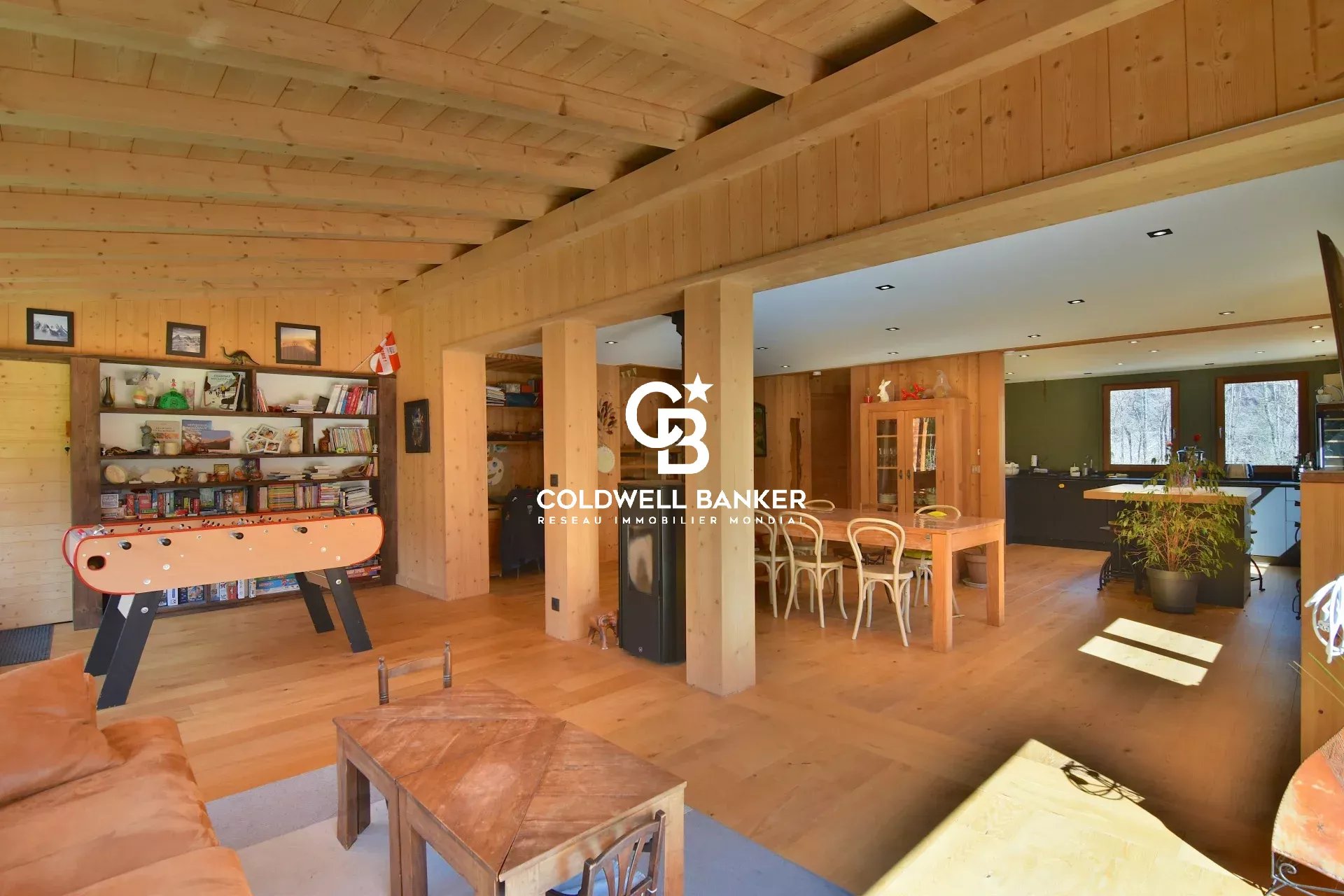 Propriété sur 2 niveaux avec bureaux et appartements - 197 m² - Les Houches
