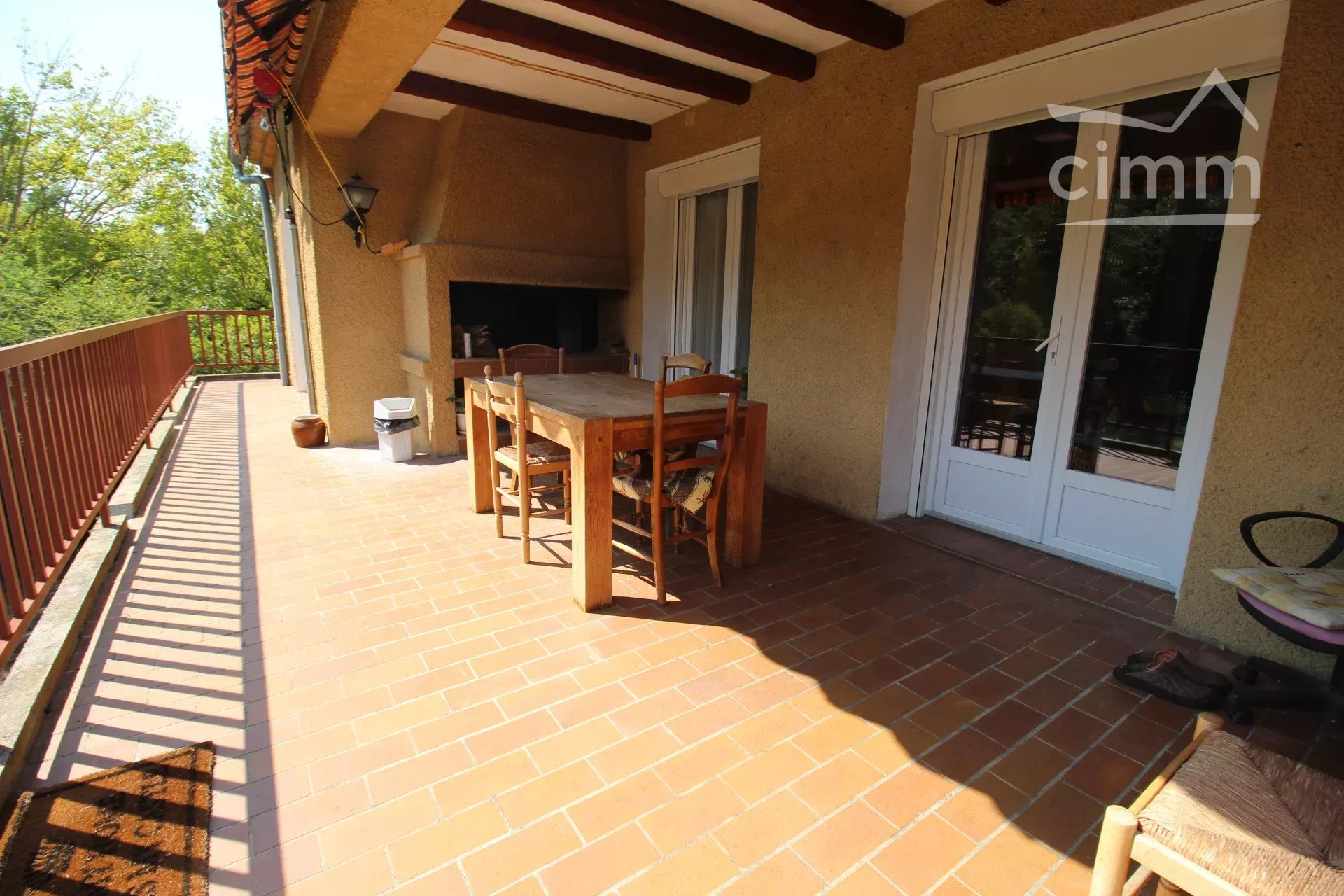 Villa of 212 m² of living space with an independent dwelling on a 5340 m² plot