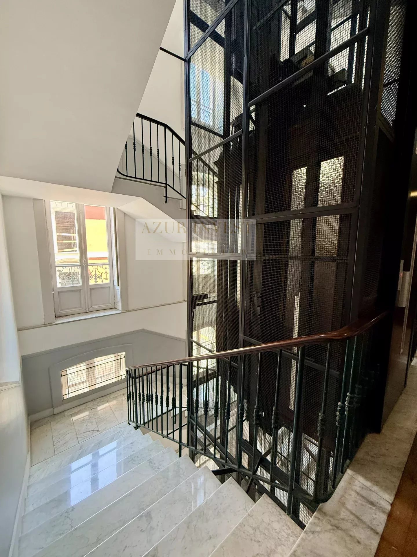 VENTE 2 PIECES PALACE FRONT DE MER MENTON
