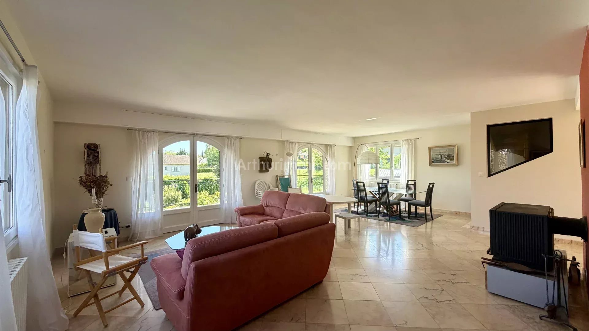 Belle maison spacieuse