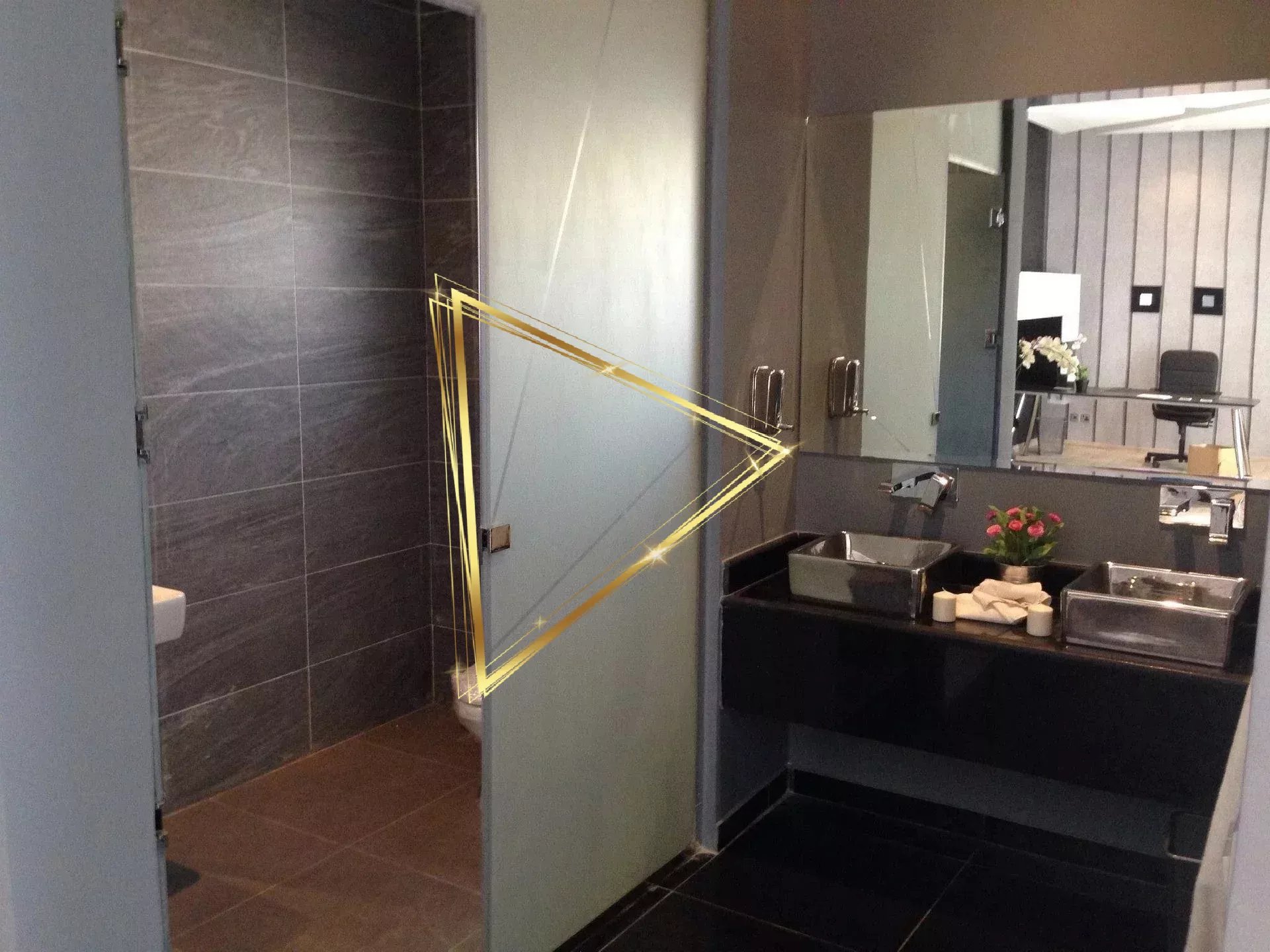 2 bedroom apartment on the 1st floor with balcony and parking.