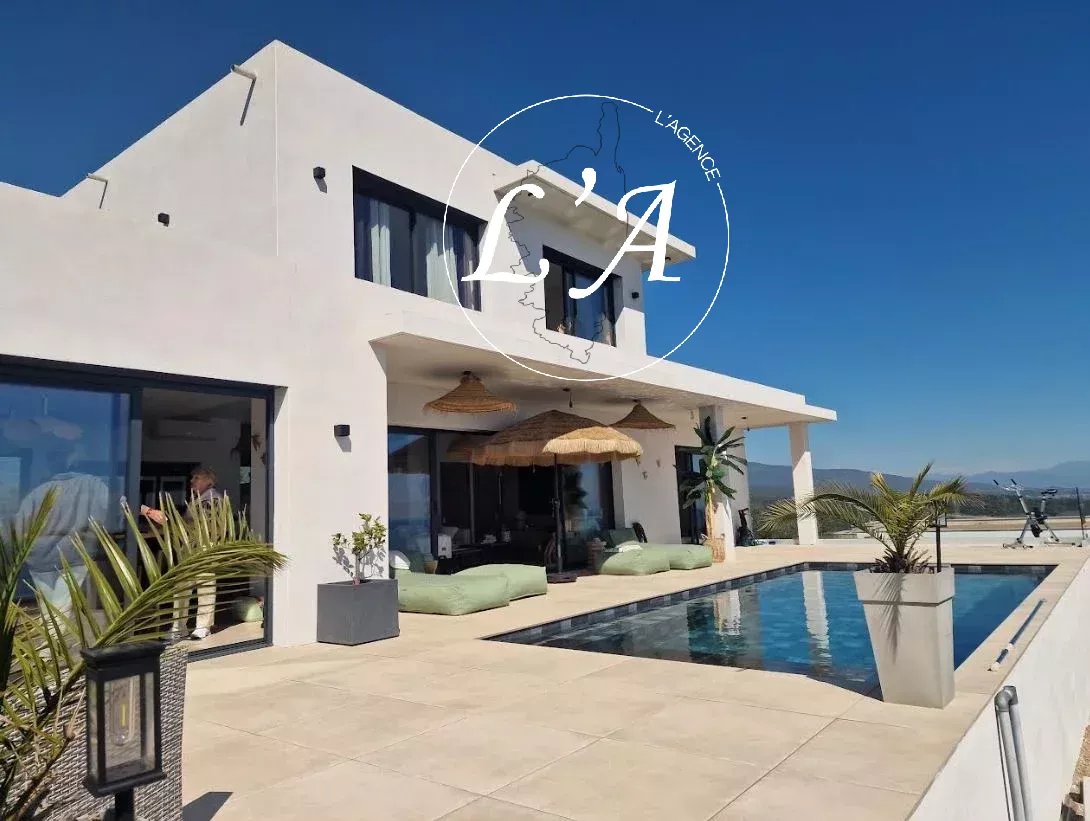 Solenzara - Villa with panoramic sea view and heated pool