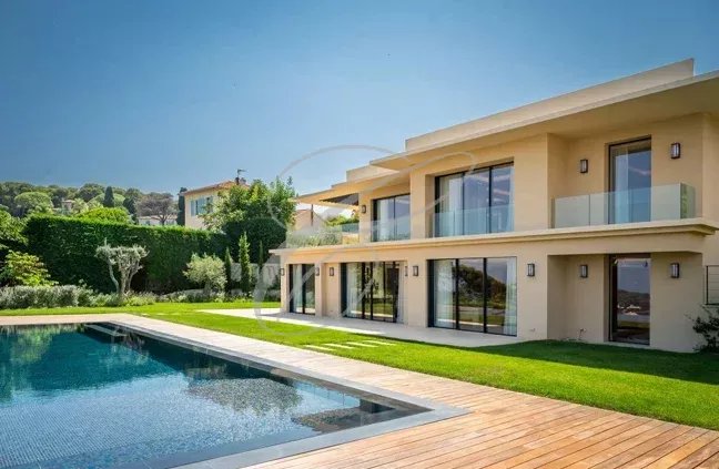 NICE - LUXUEUSE VILLA