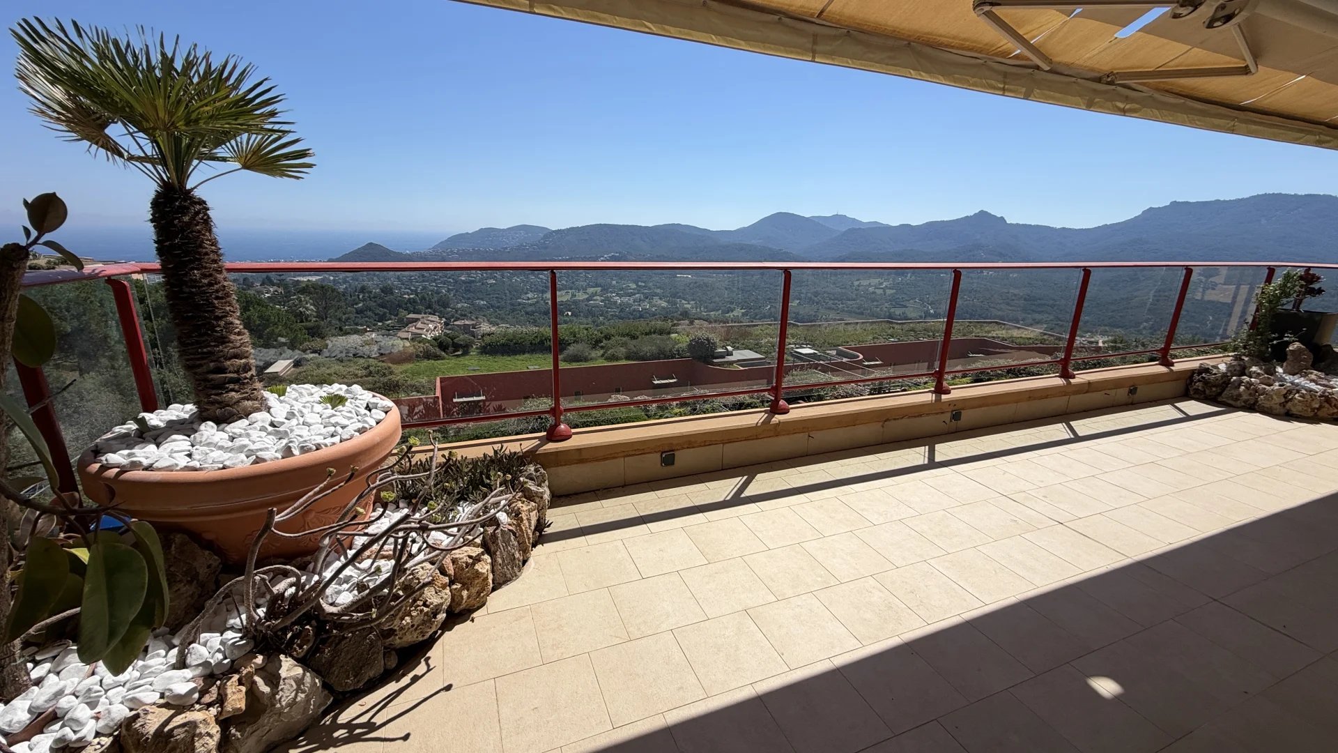 Ultra luxe - Mandelieu - Parfait état - Terrasse - Garage