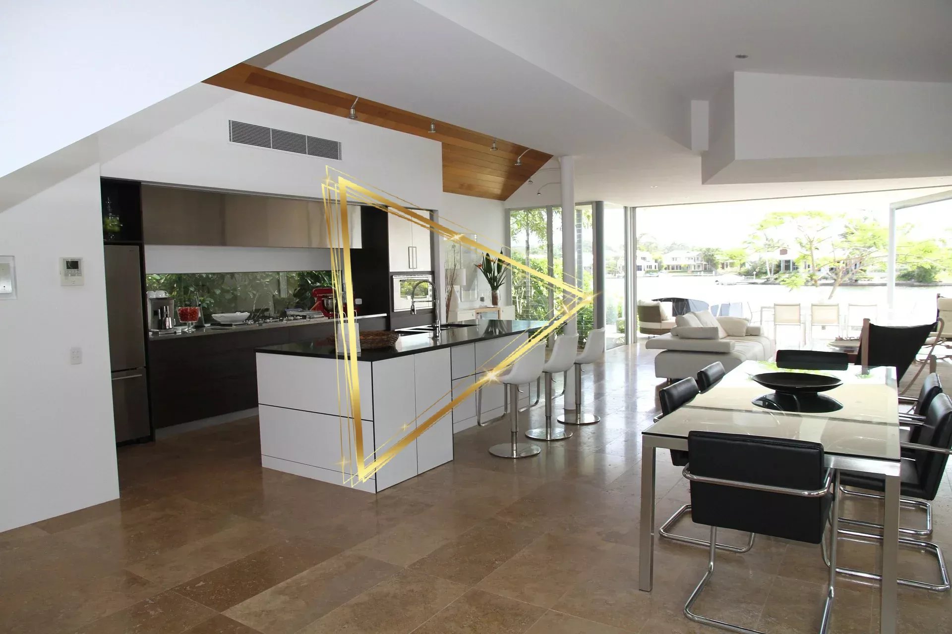 Modern 4-room apartment 89 sqm + balcony in Arcueil.