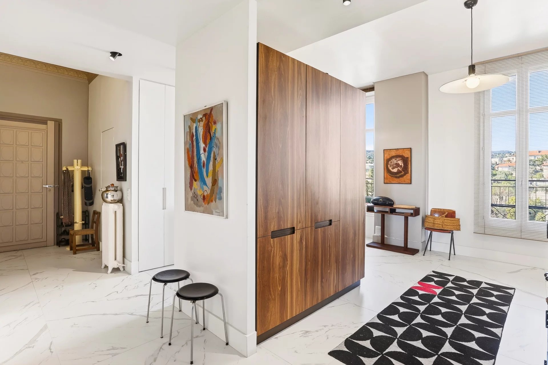 Dernier étage – Appartement de luxe rénové avec vue mer panoramique