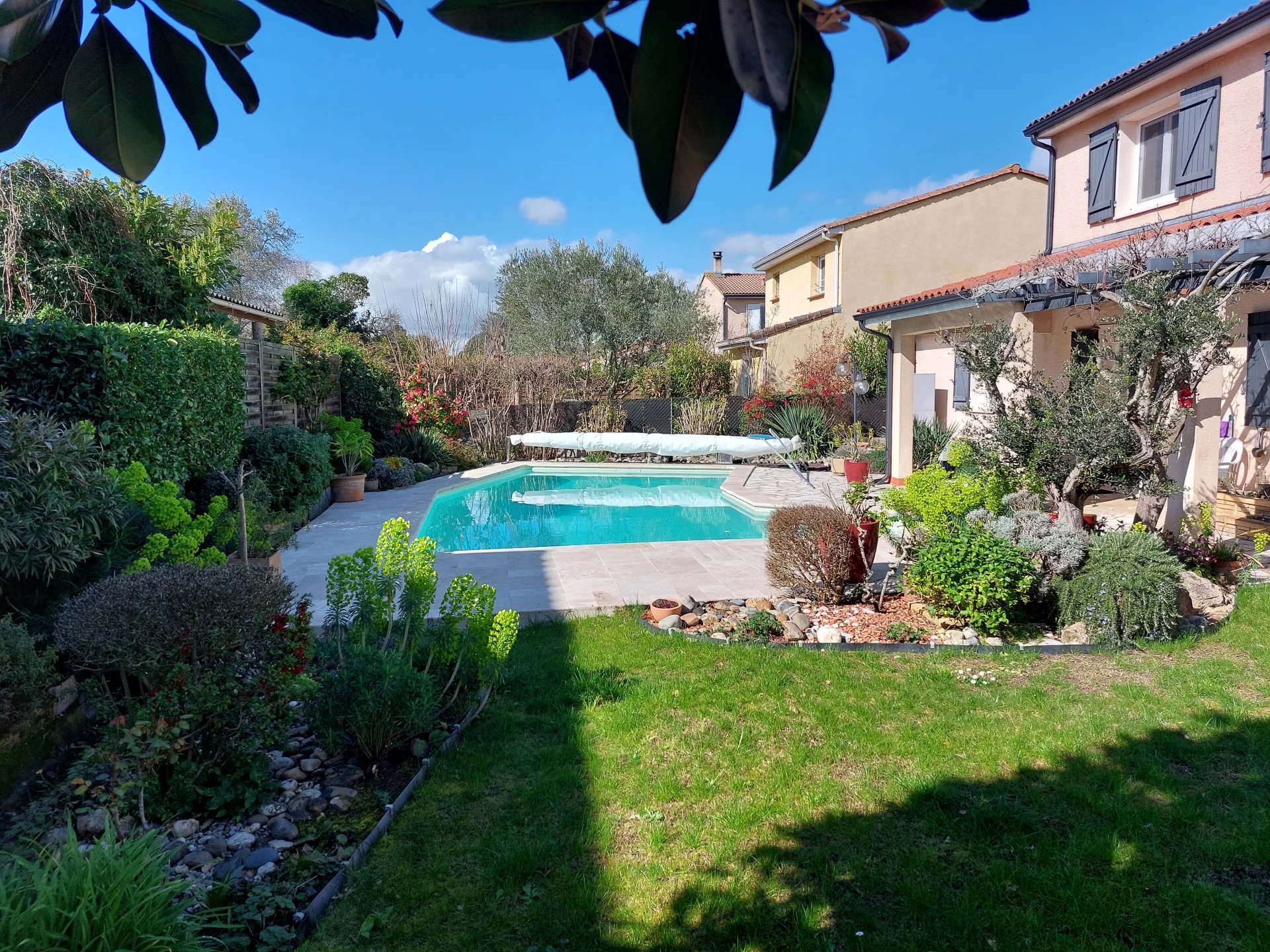MAGNIFIQUE MAISON BEAUZELLE