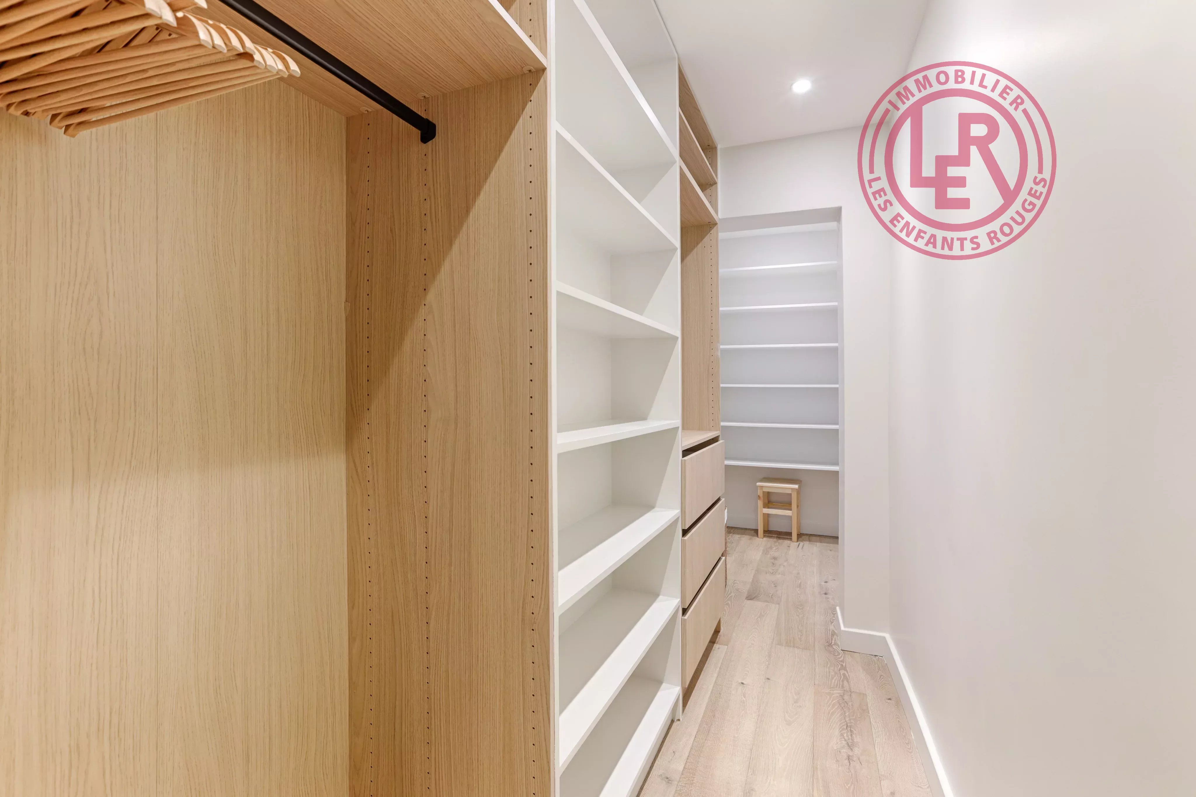 Paris 3rd - Enfants Rouges District - Exceptional Quiet Apartment, Fully Renovated