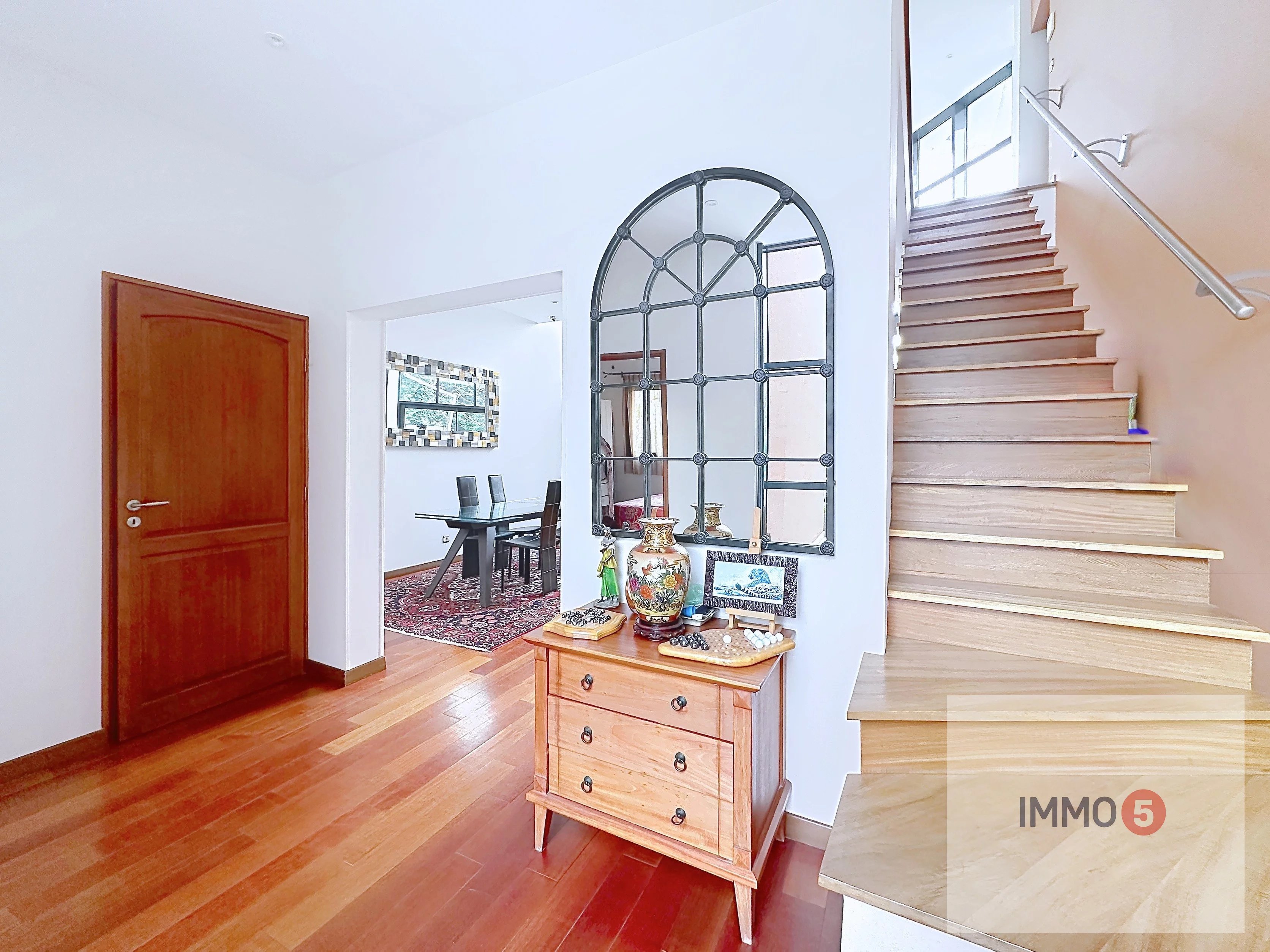 EXCEPTIONAL CITY CENTRE - MAGNIFICENT ARCHITECT-DESIGNED HOUSE - HIGH STANDING!
