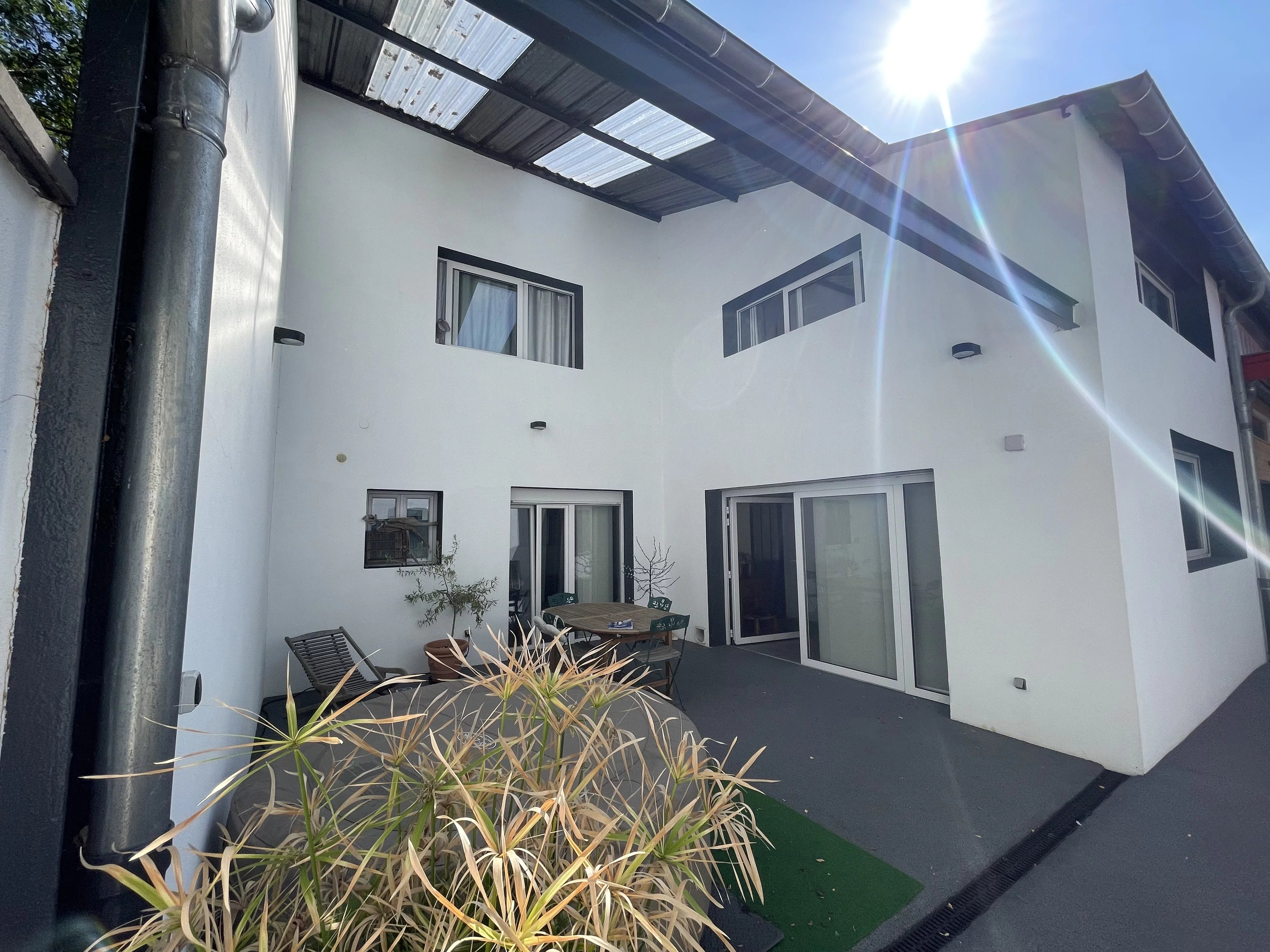 EXCEPTIONAL IN ST MAUR! 369 SQM LOFT