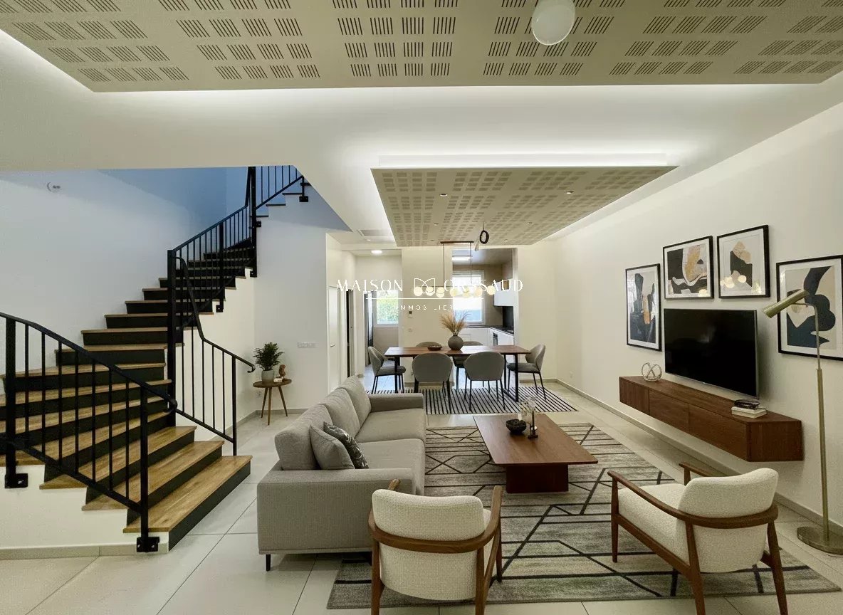 EXCLUSIVITÉ MAISON AVEC JARDIN ET DOUBLE GARAGE - CENTRE HISTORIQUE