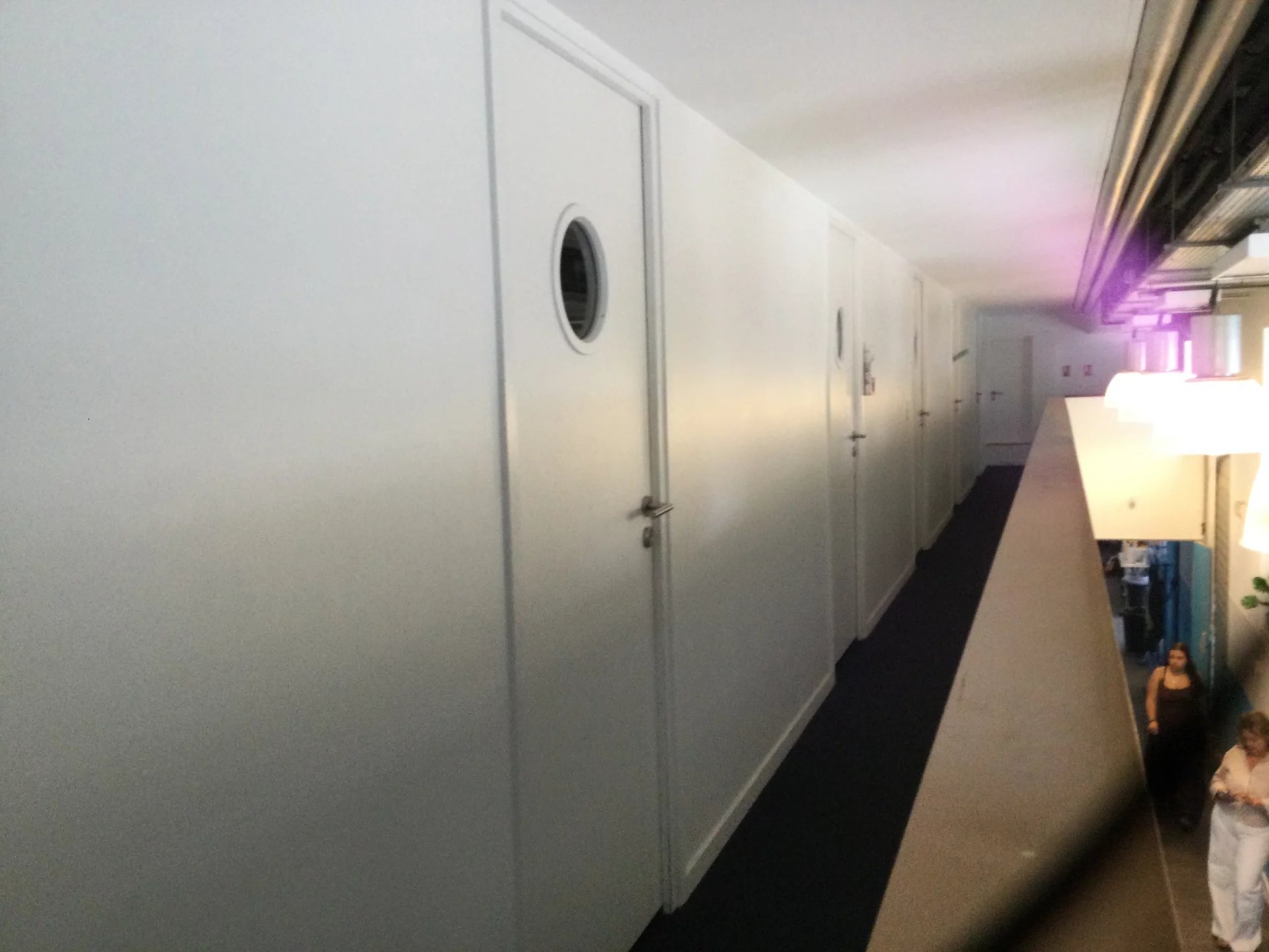 EXCLUSIVITÉ - IMMEUBLE 1 500 M² AVEC 6 PARKINGS