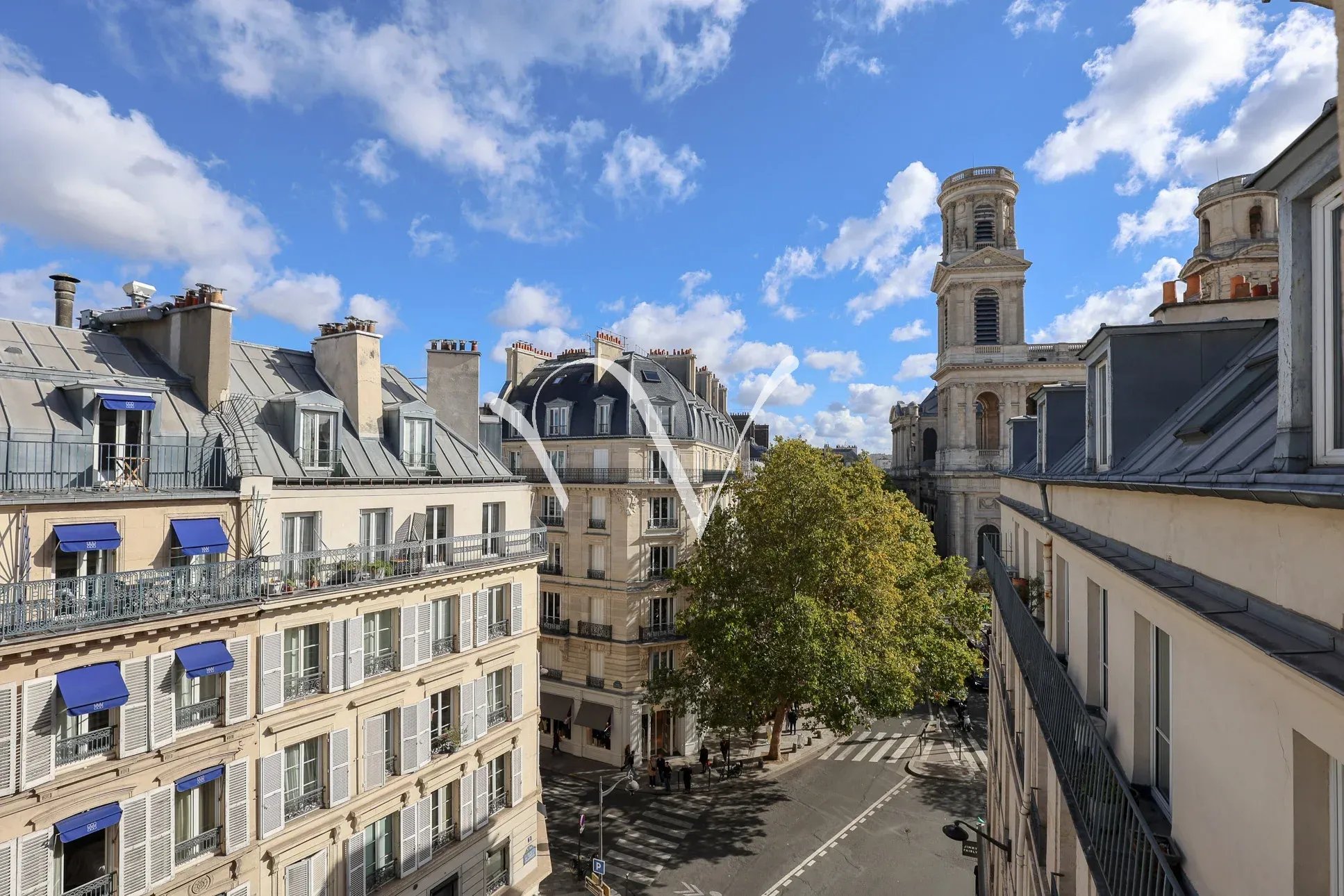 A deux pas de la Place Saint-Sulpice, appartement avec trois chambres