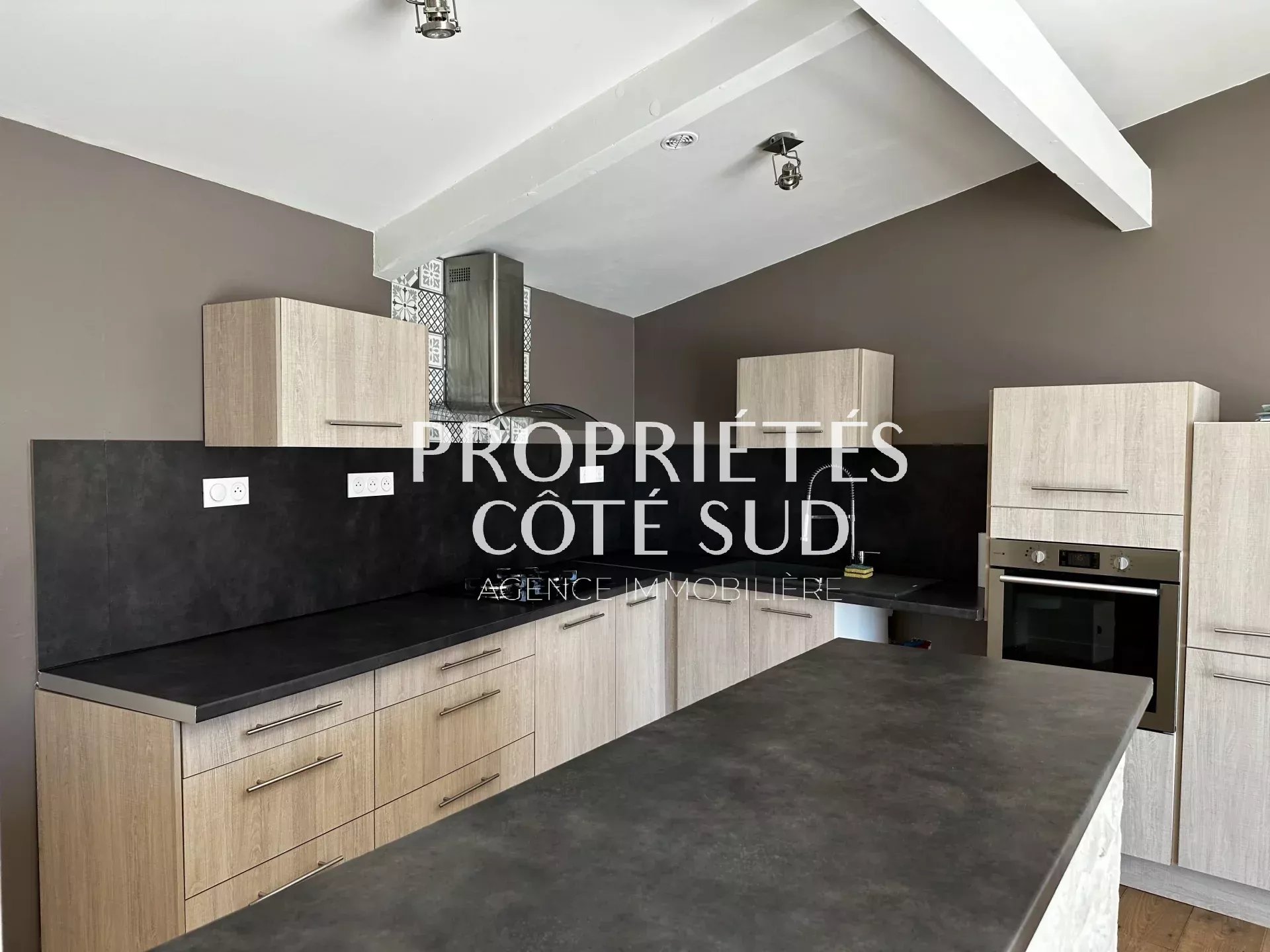 Propriété d’exception à Saint Geniès de Comolas - 8 pièces, 220 m²