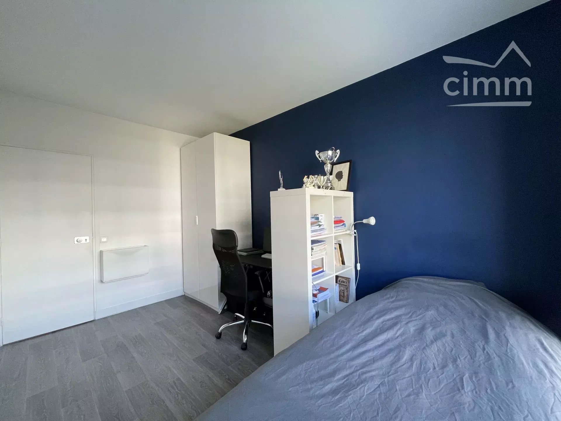 Verdure et beaux volumes pour ce T4 avec loggia, caves et parkings