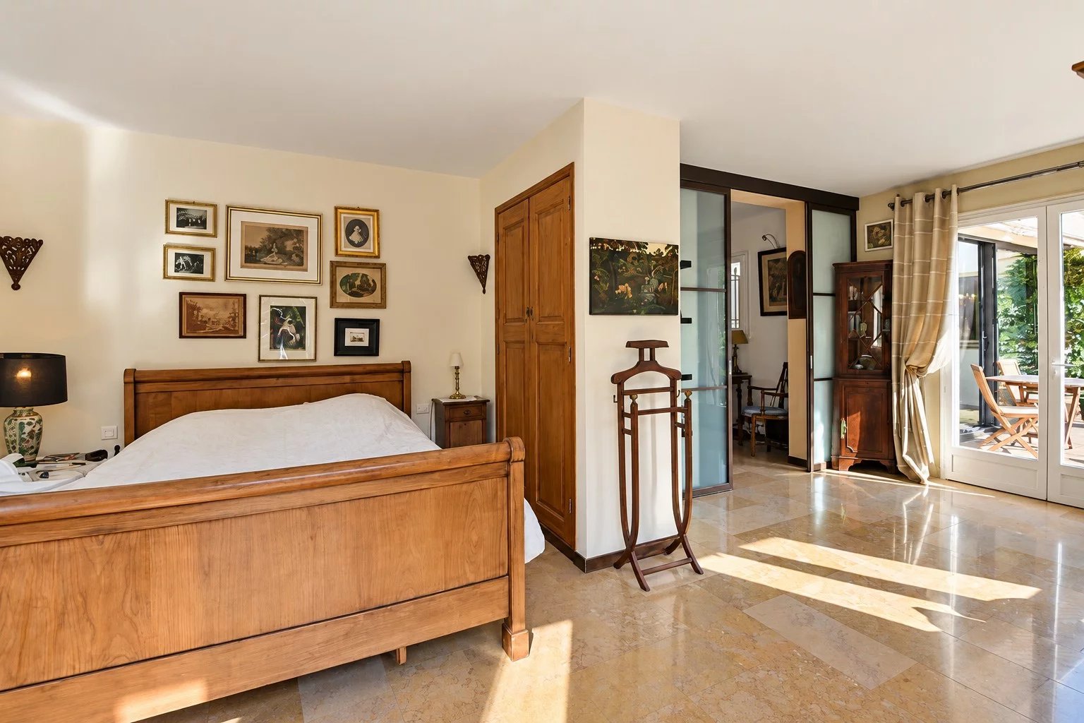 Tourrettes – Villa 220 m² avec piscine, studio indépendant et terrain de 5 840 m²
