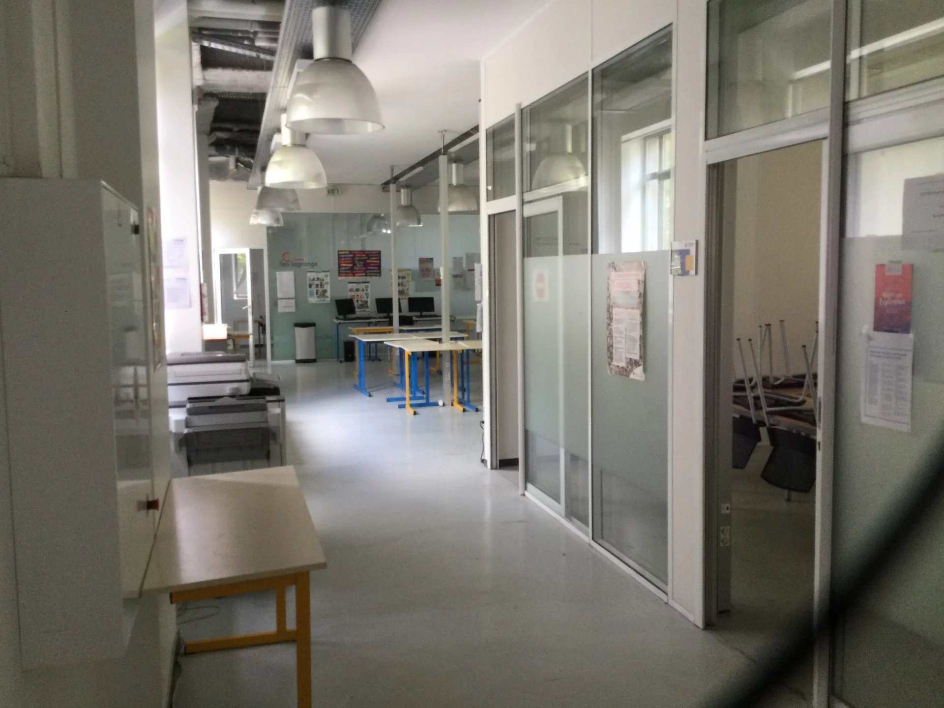 EXCLUSIVITÉ - IMMEUBLE 1 500 M² AVEC 6 PARKINGS