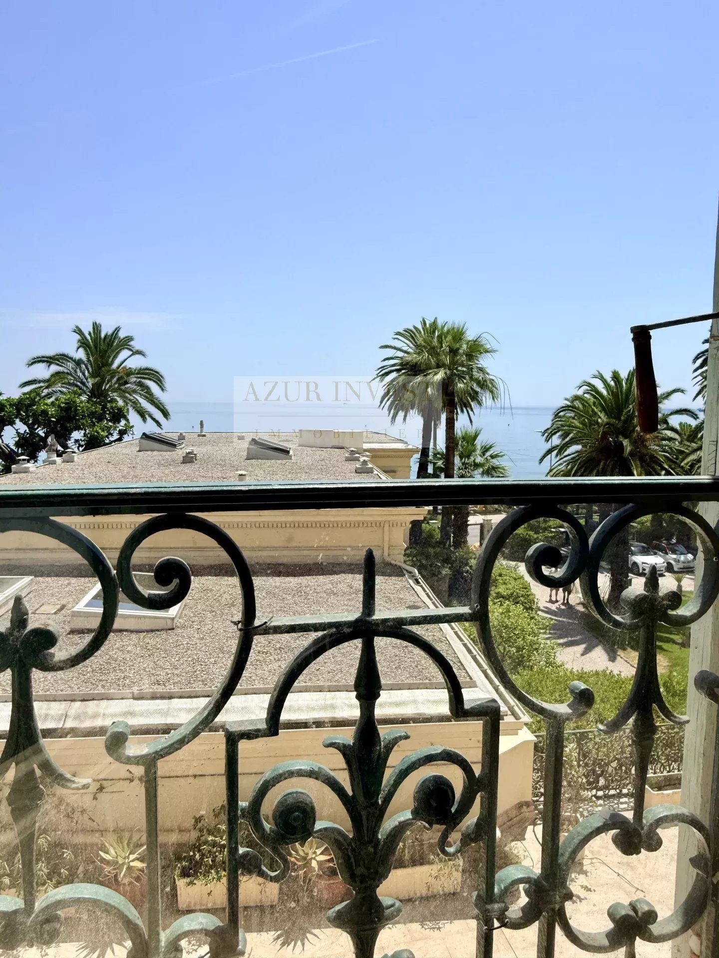 VENTE 2 PIECES PALACE FRONT DE MER MENTON