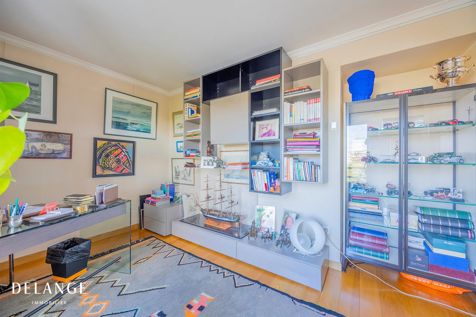 PARIS 17 - TERNES - 3 ROOMS 74M² - SECURE SERVICE RESIDENCE