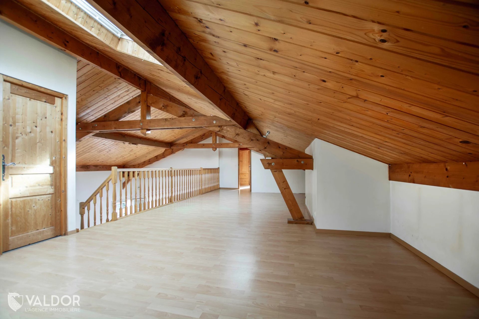Grande maison - 6 ch. - 238m2 - grand terrain - calme et nature