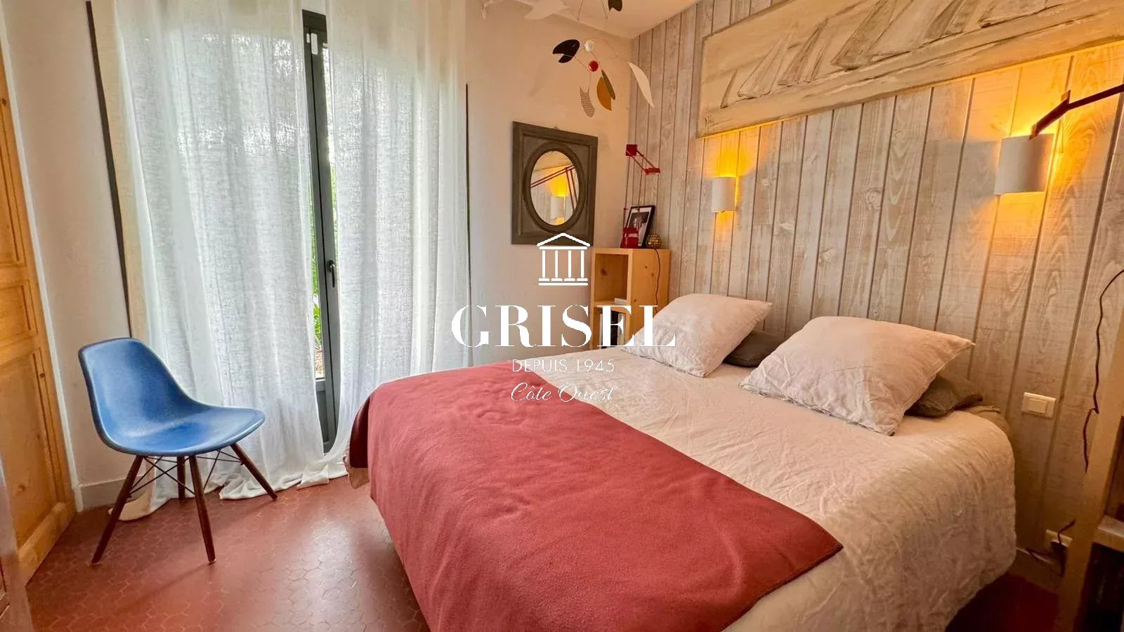 Spacious family home with pool in Petit Piquey