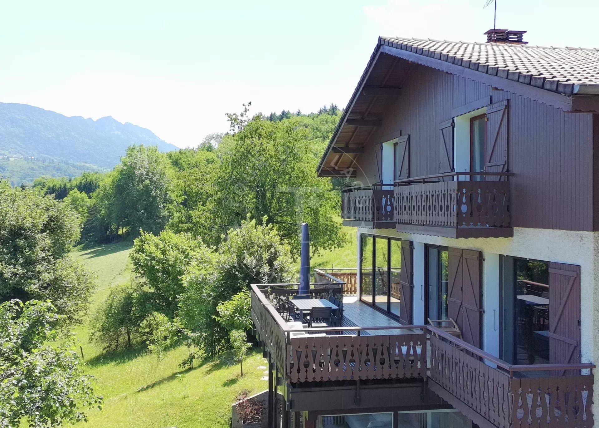 SOUS-OFFRE - Chalet vue panoramique sur le lac d’Annecy – Sevrier